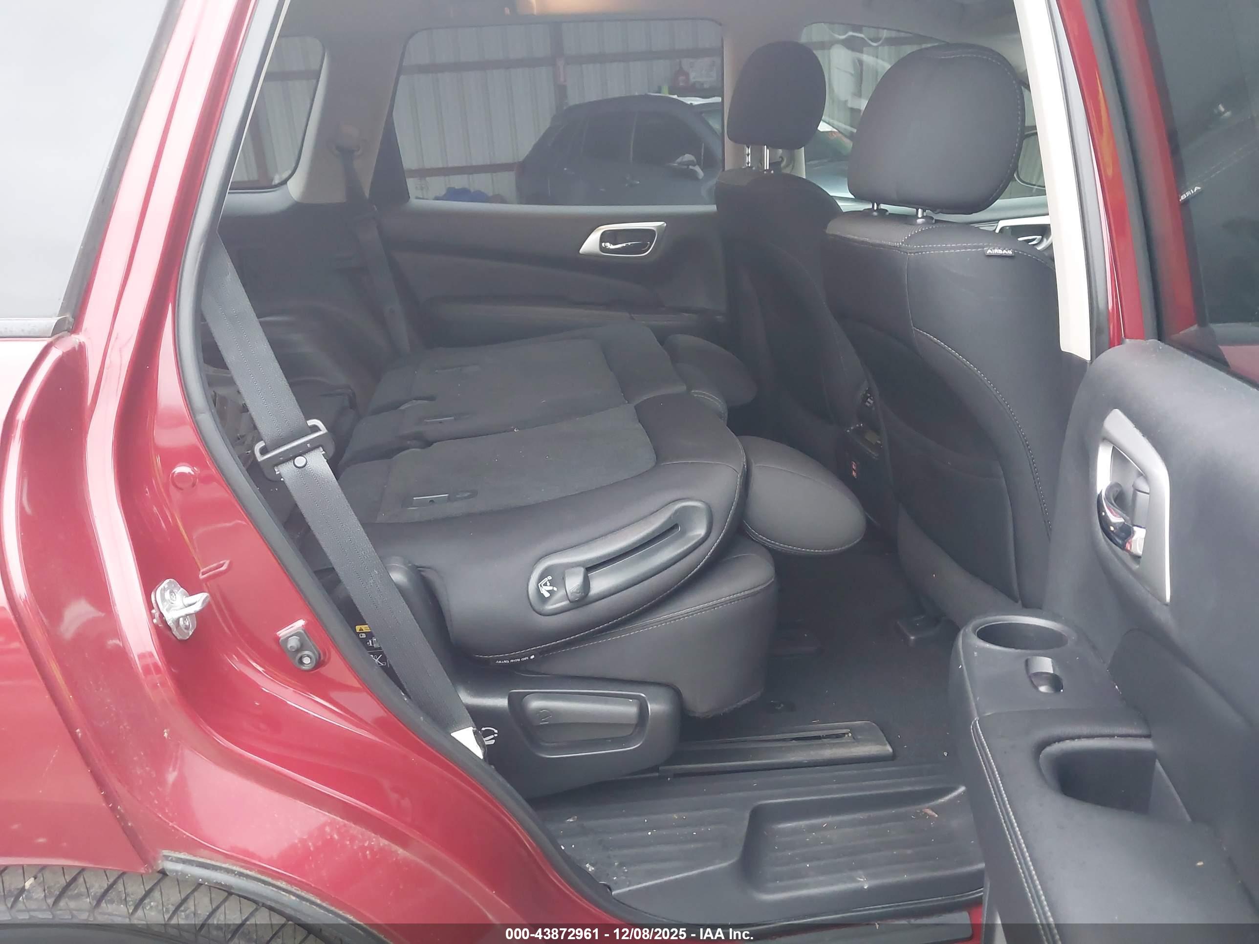 NISSAN PATHFINDER image 8