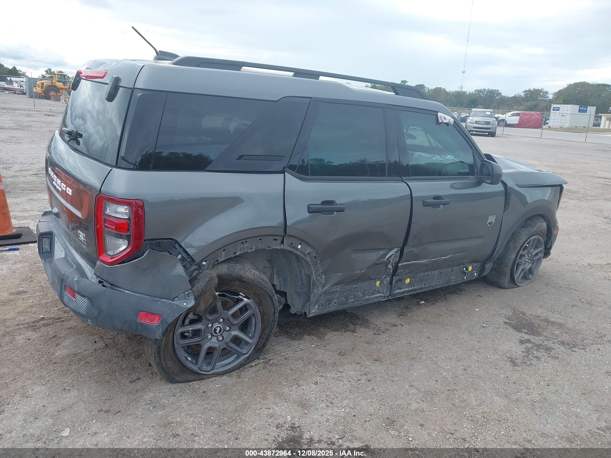 FORD BRONCO image 4