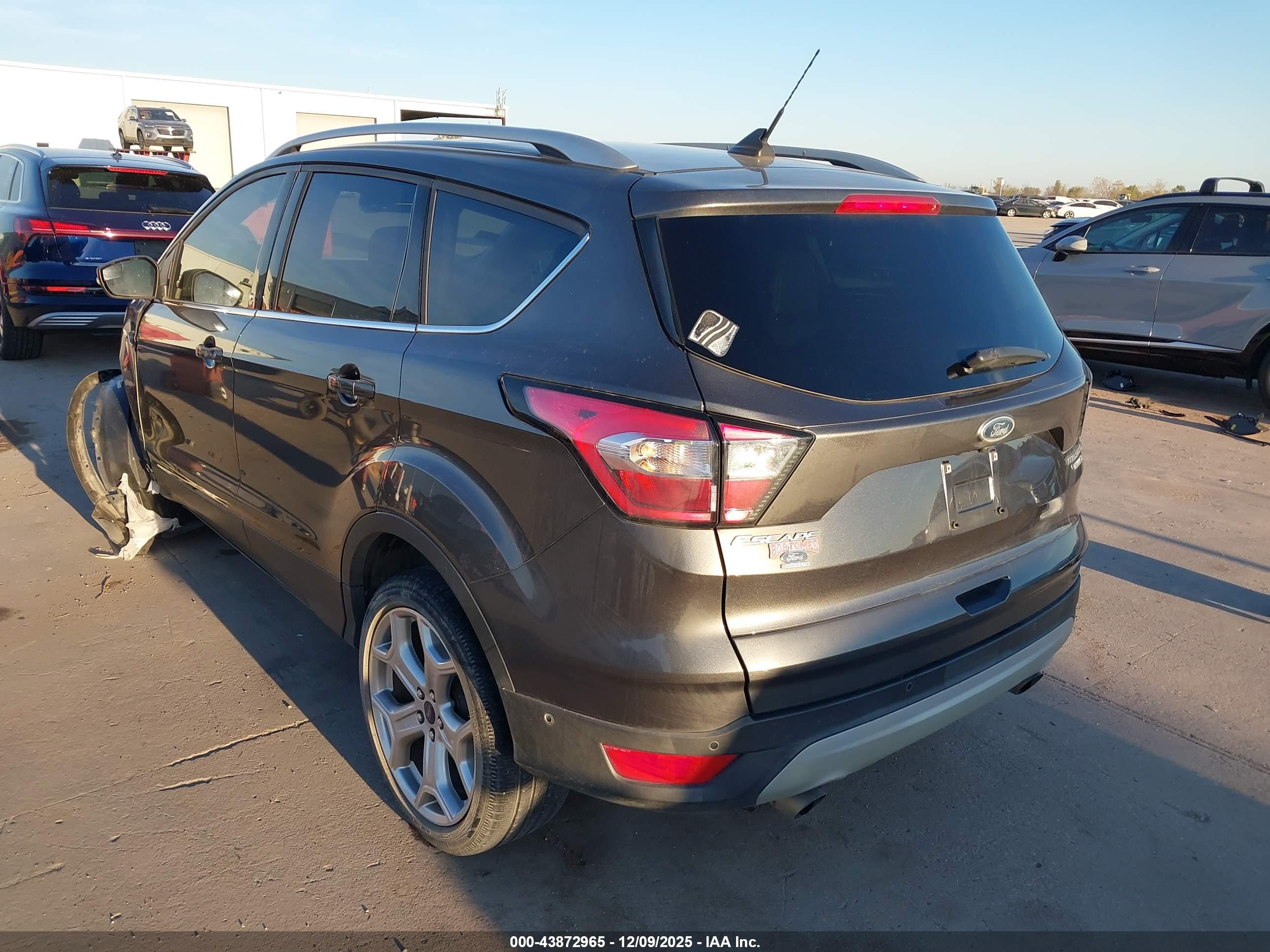 FORD ESCAPE image 3