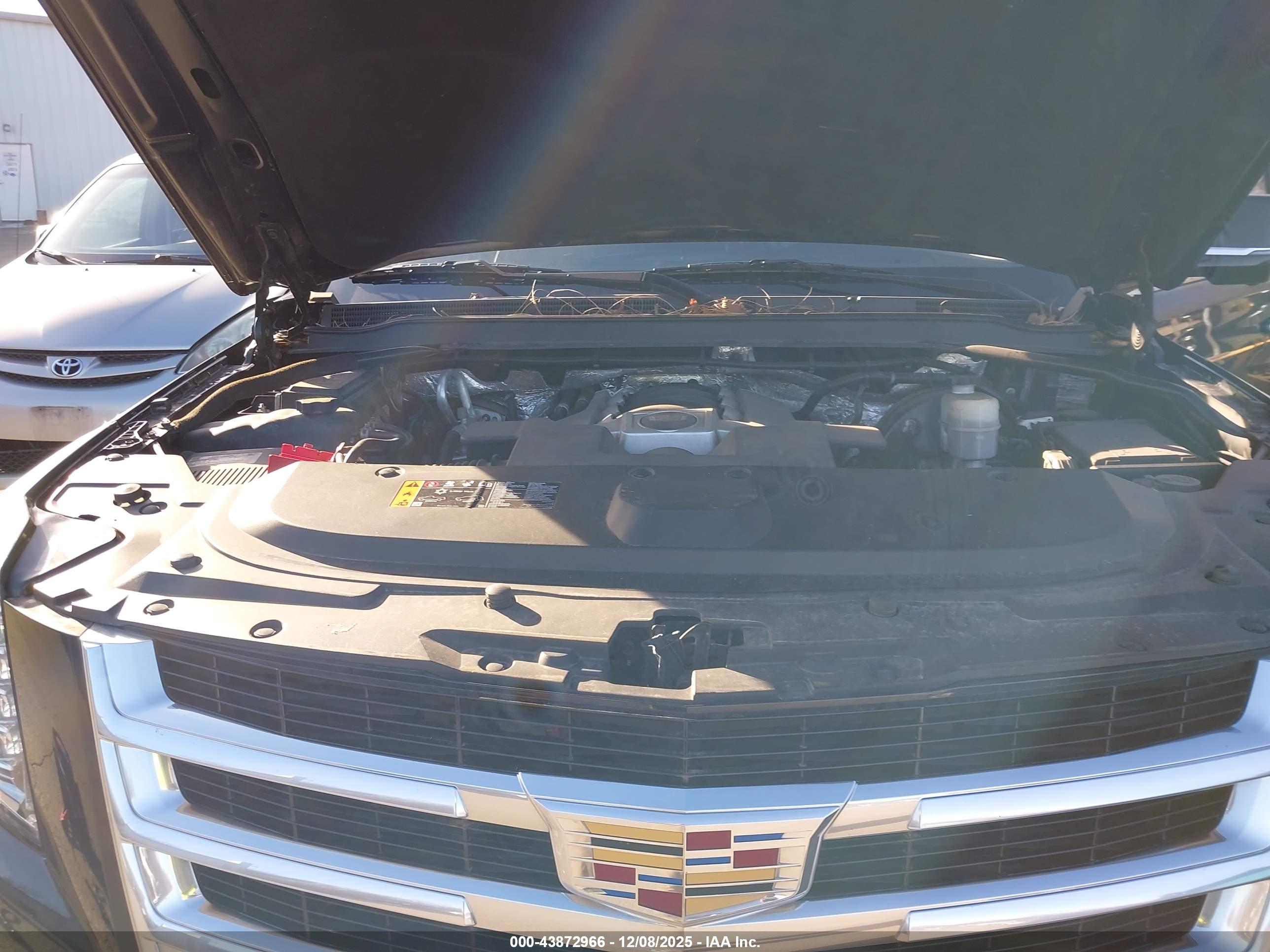 CADILLAC ESCALADE image 10