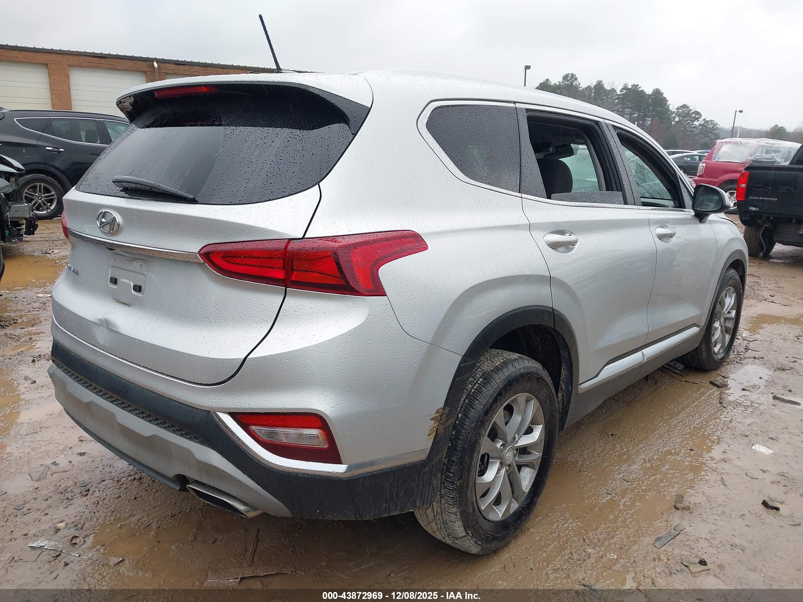 HYUNDAI SANTA image 4
