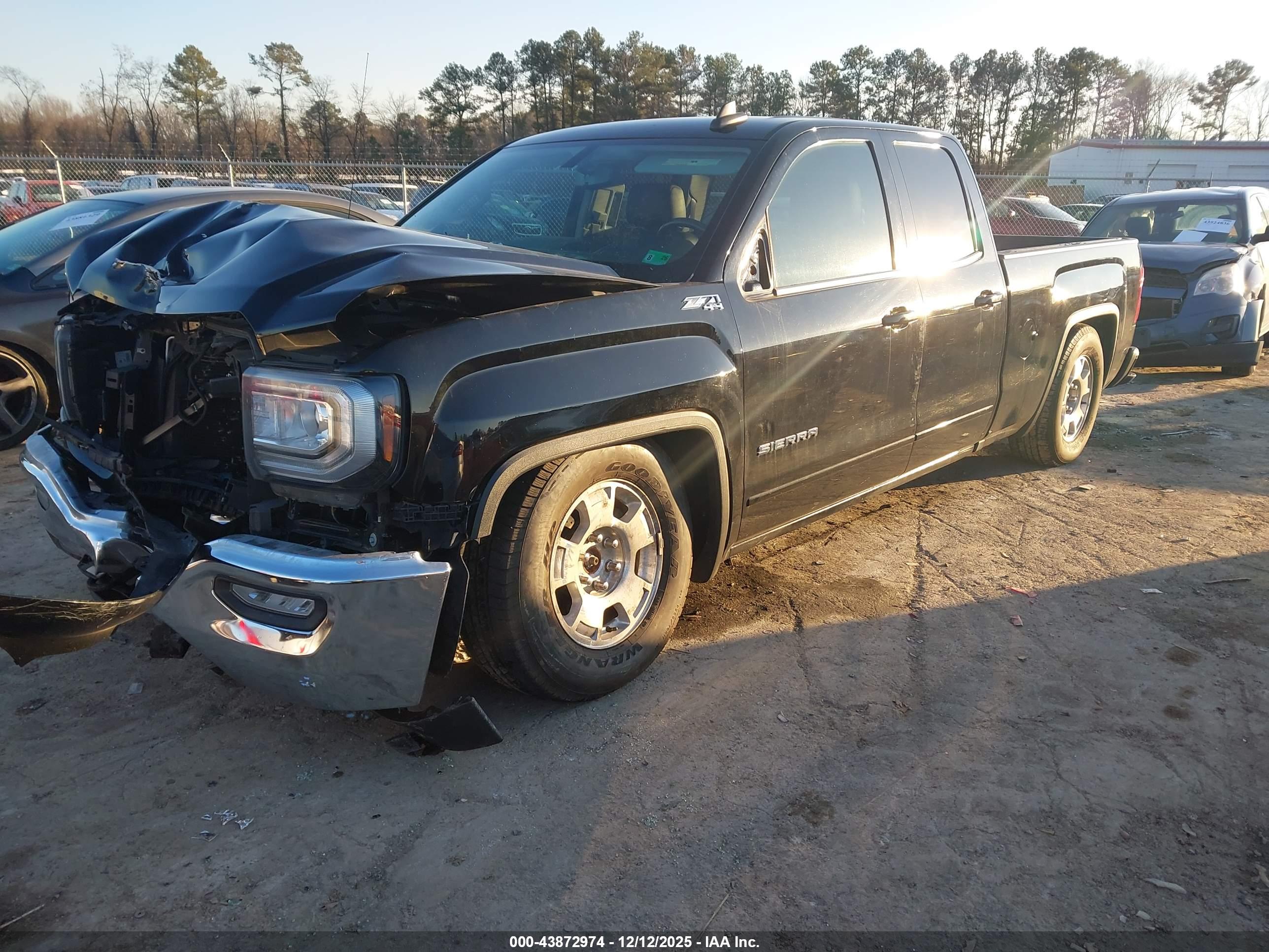 GMC SIERRA image 2
