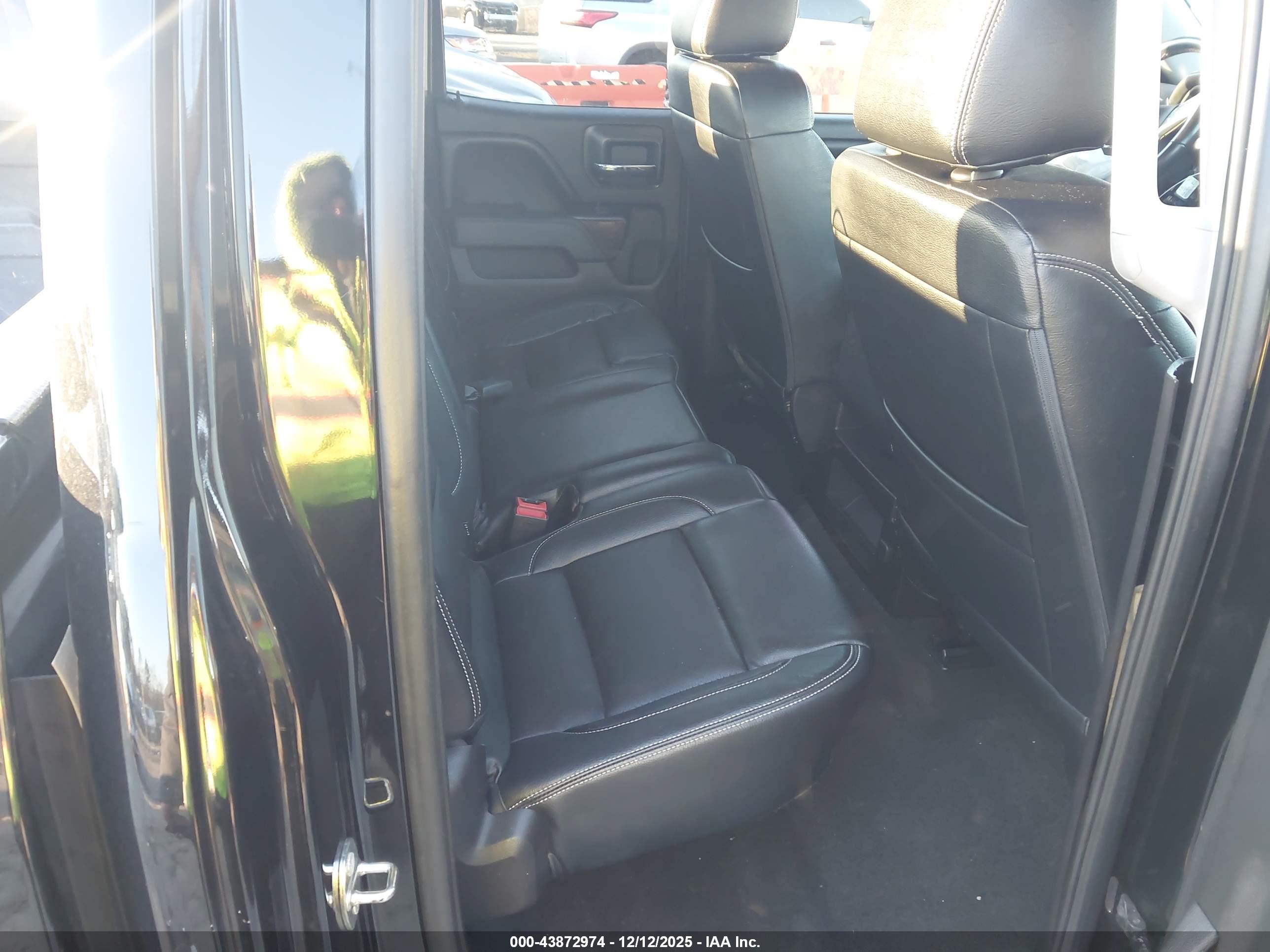 GMC SIERRA image 8