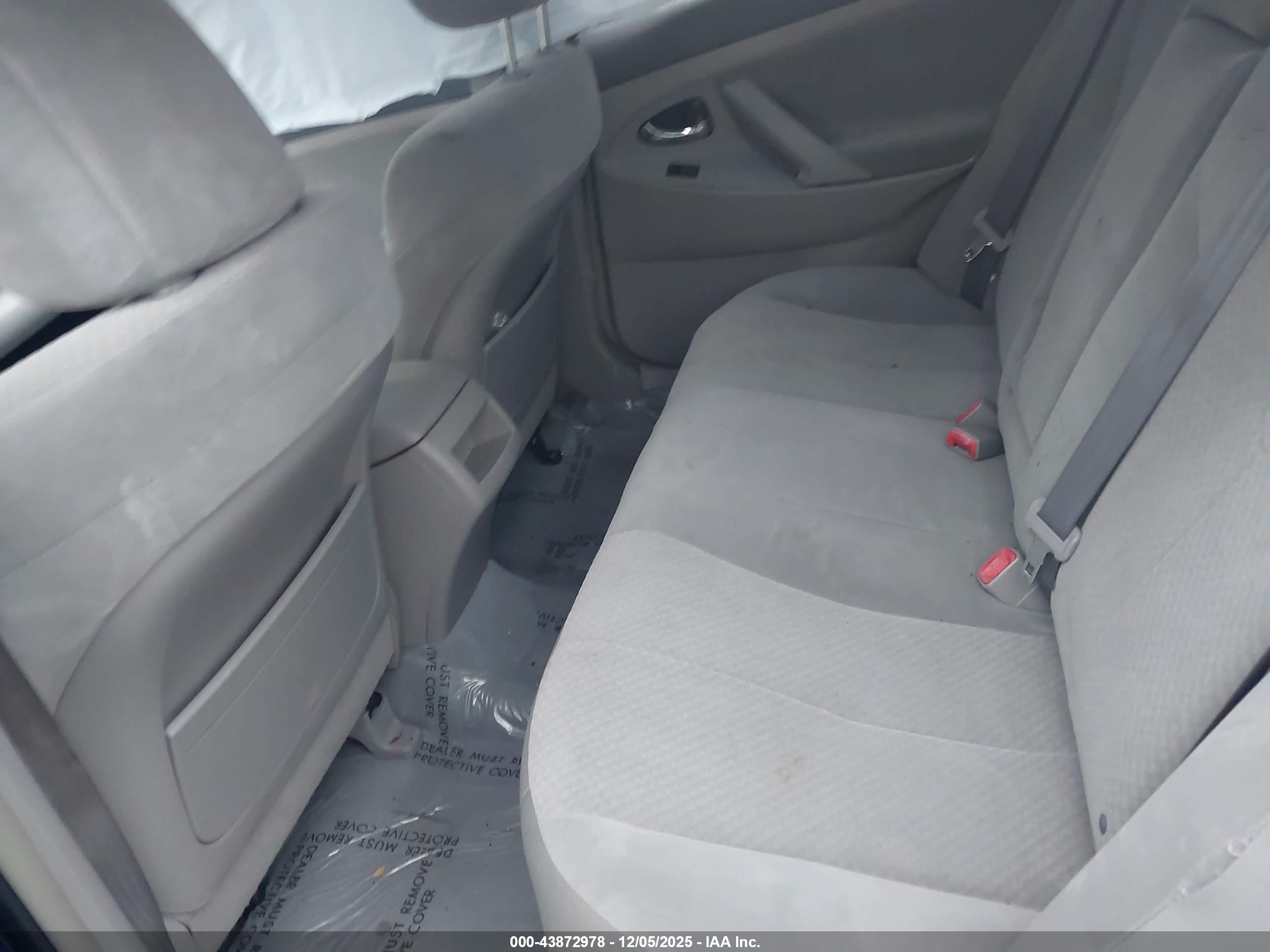 TOYOTA CAMRY image 8