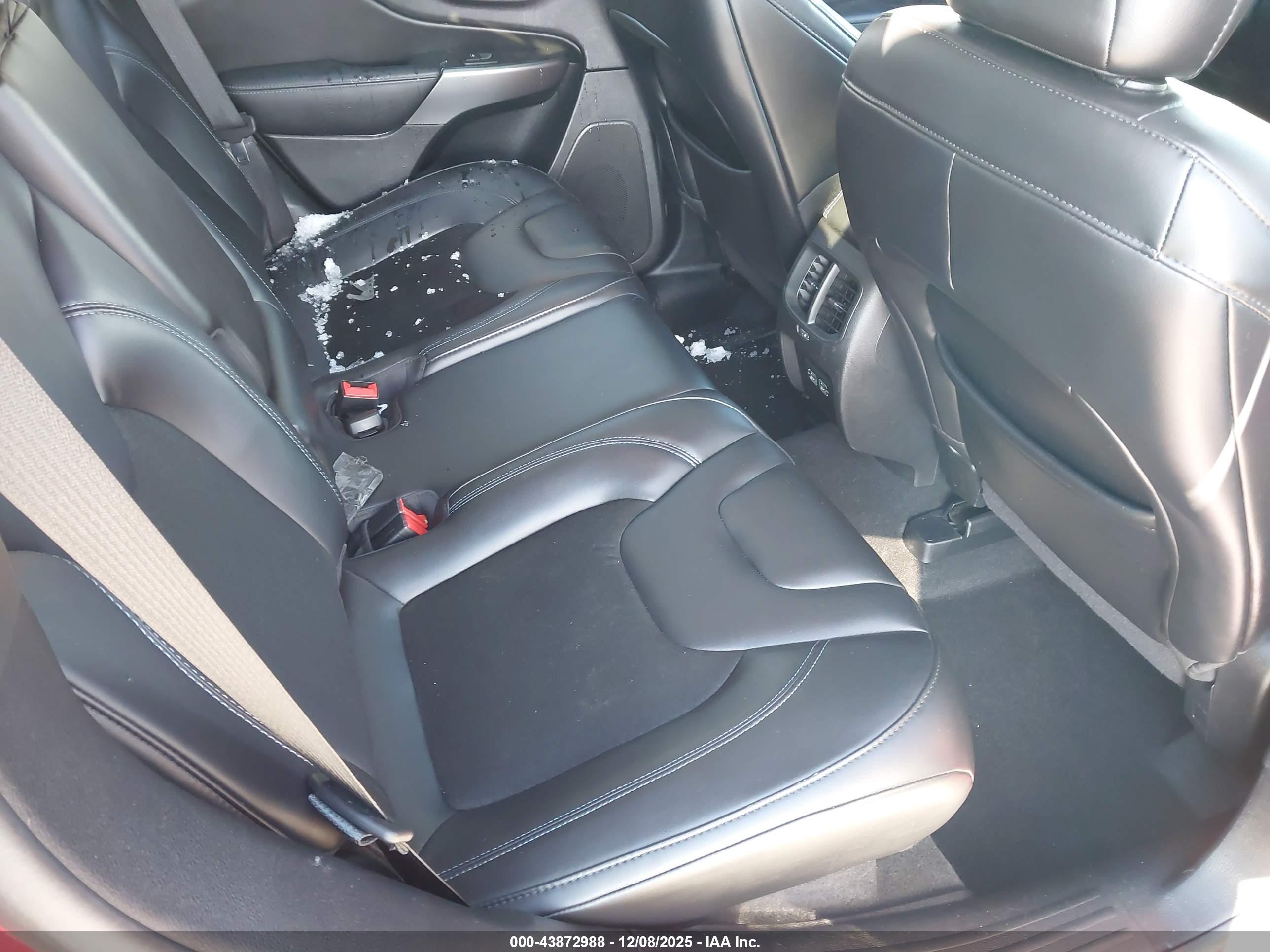 JEEP CHEROKEE image 8