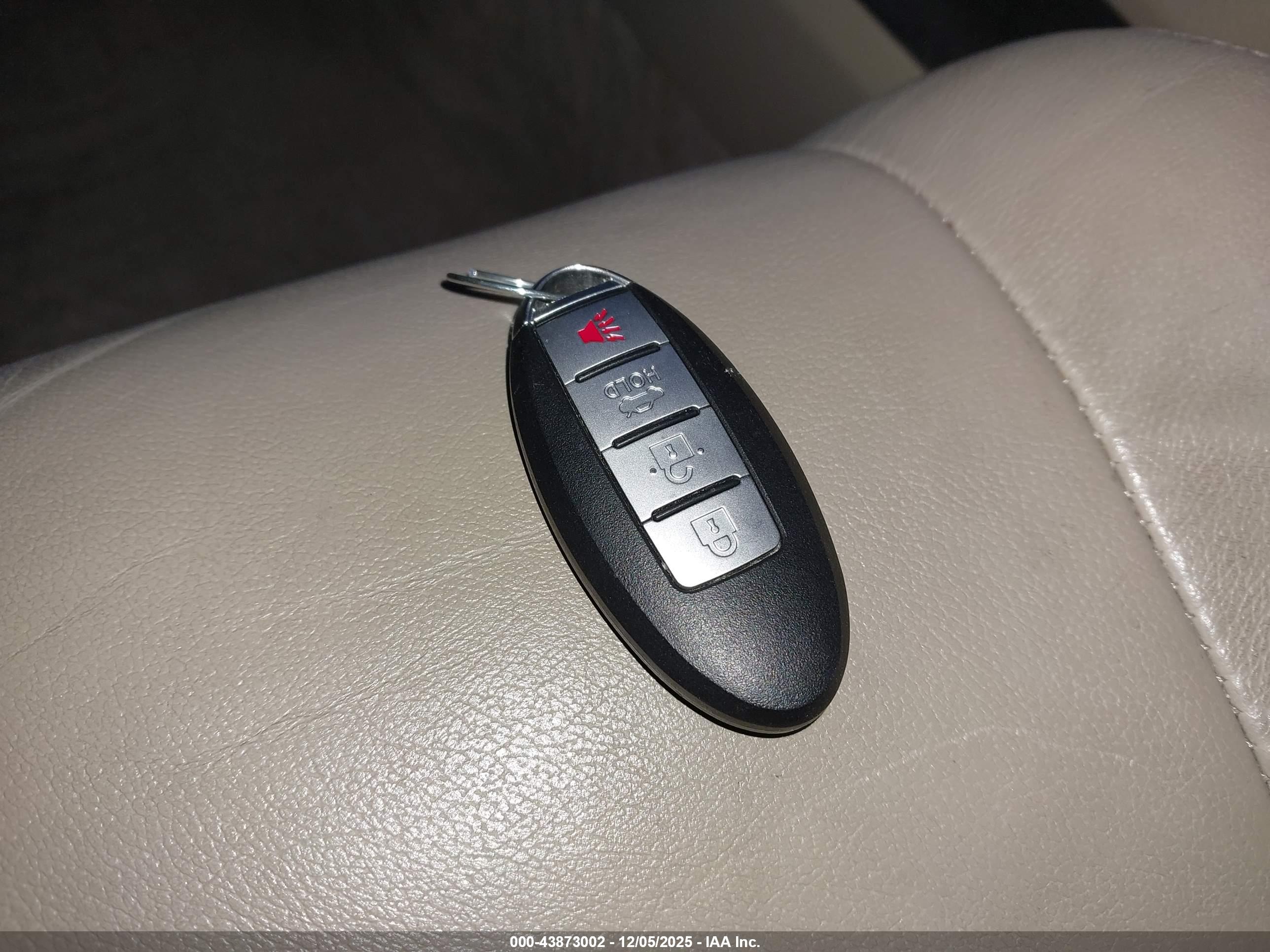 NISSAN MURANO image 11