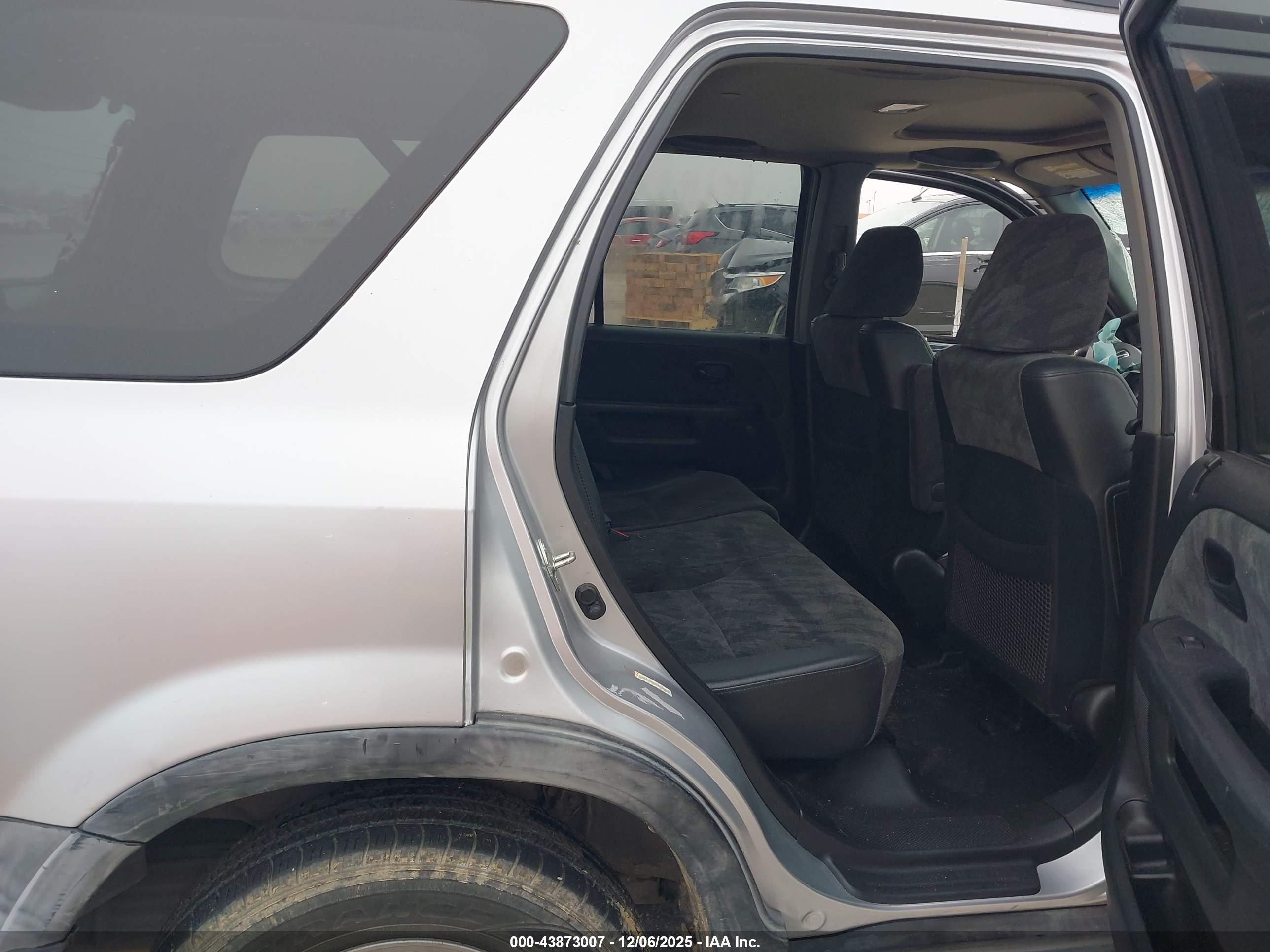 HONDA CR-V image 8