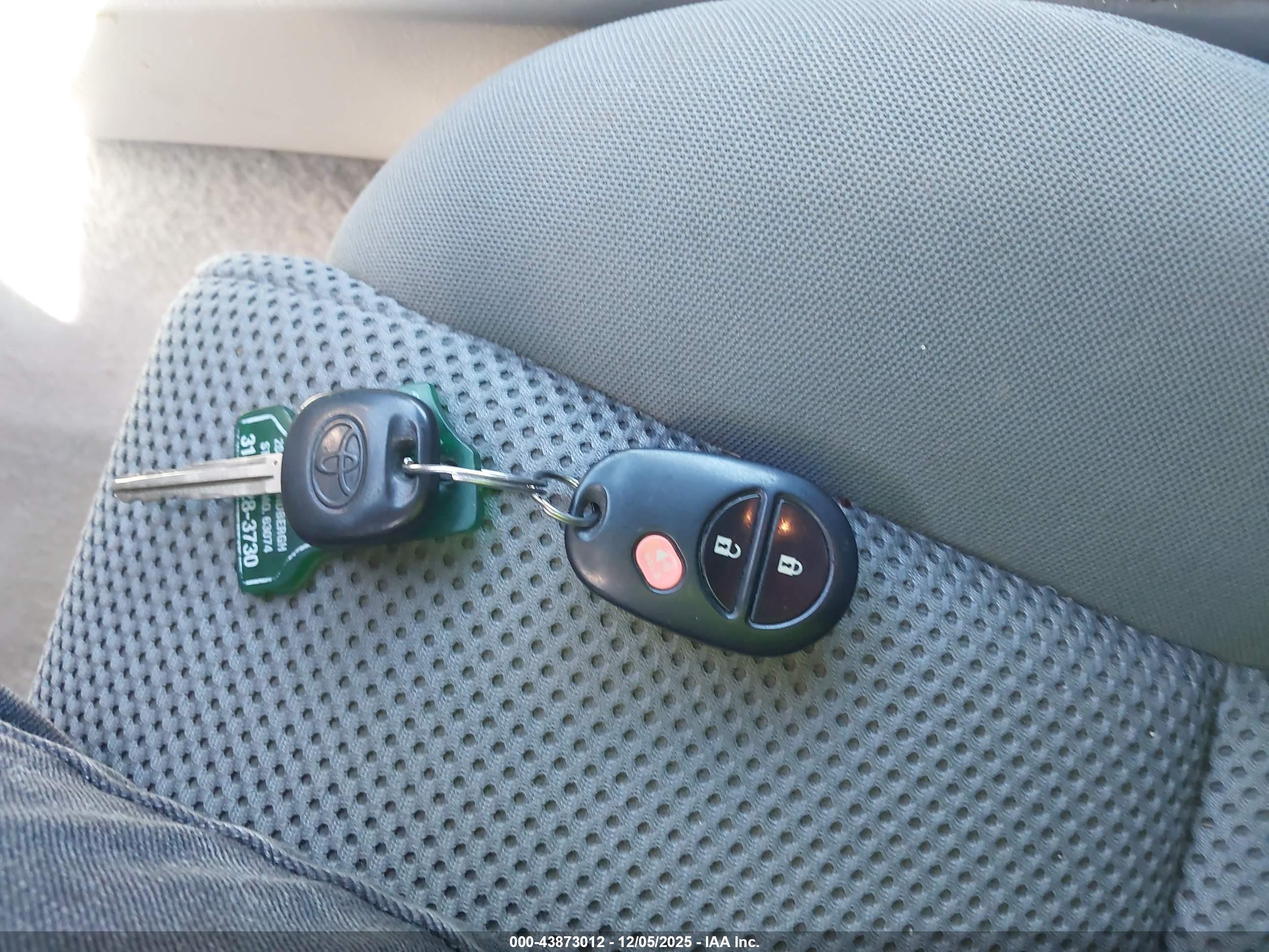 TOYOTA TACOMA image 11