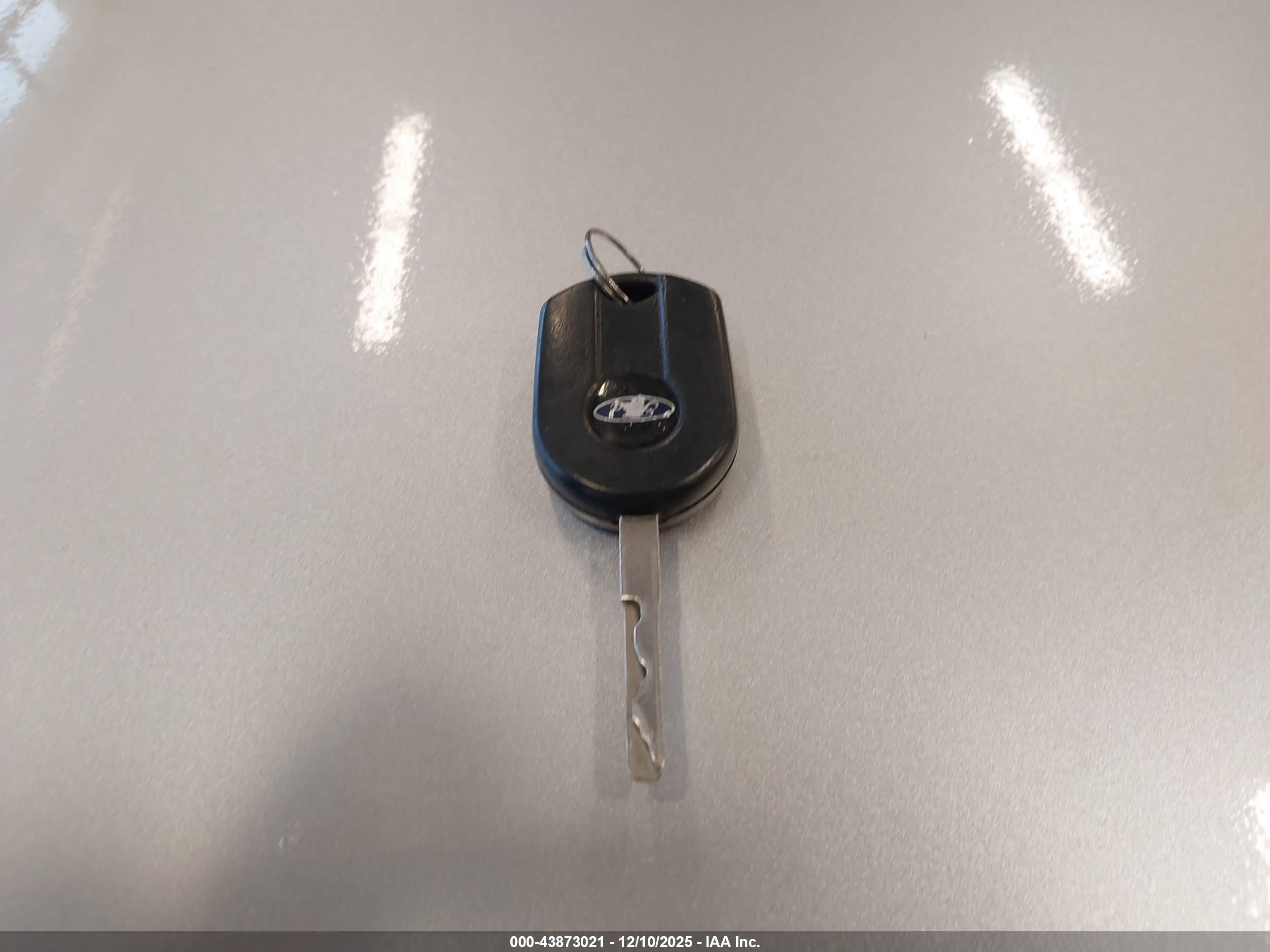 FORD FIESTA image 11