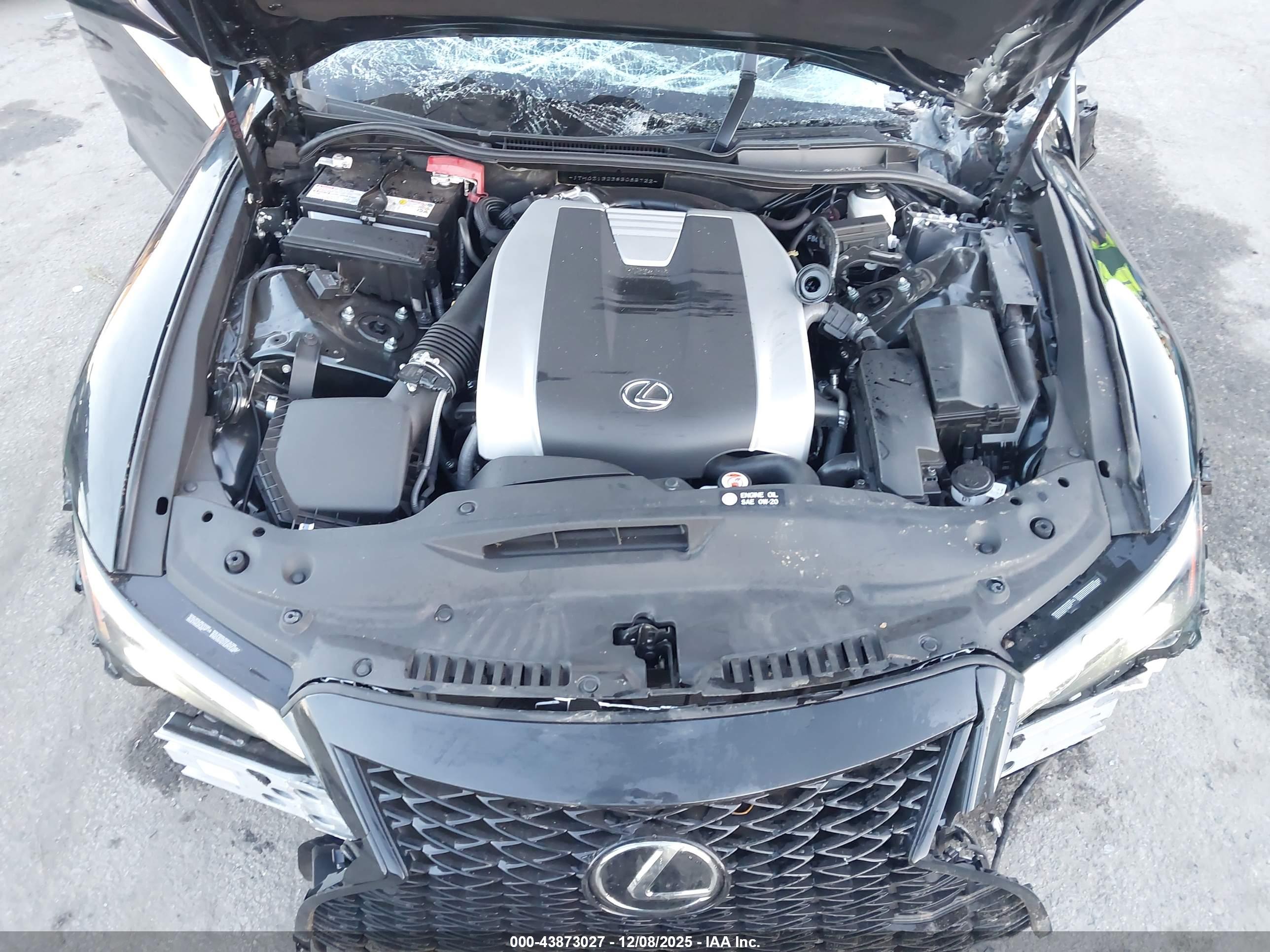LEXUS IS image 10