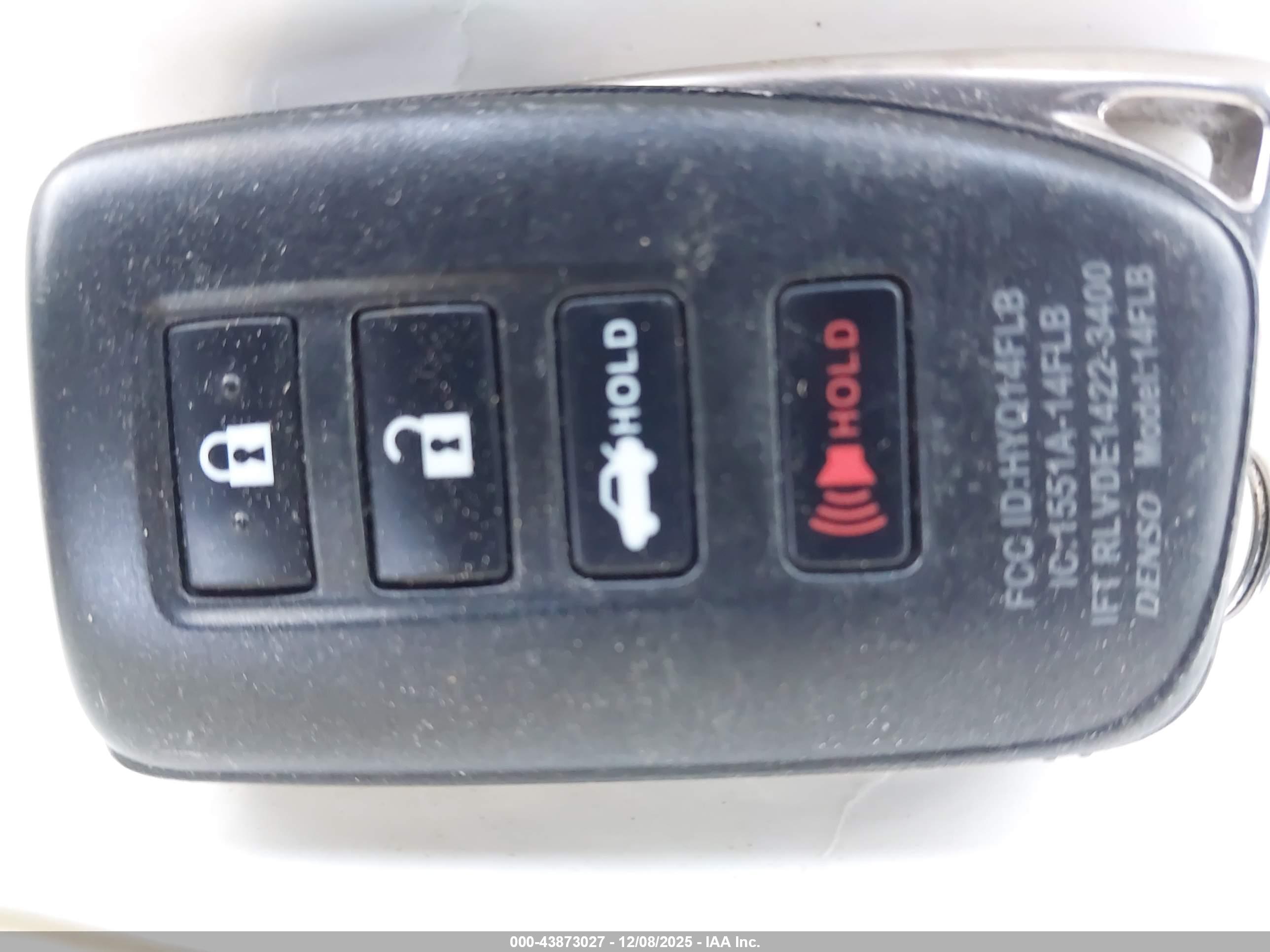 LEXUS IS image 11