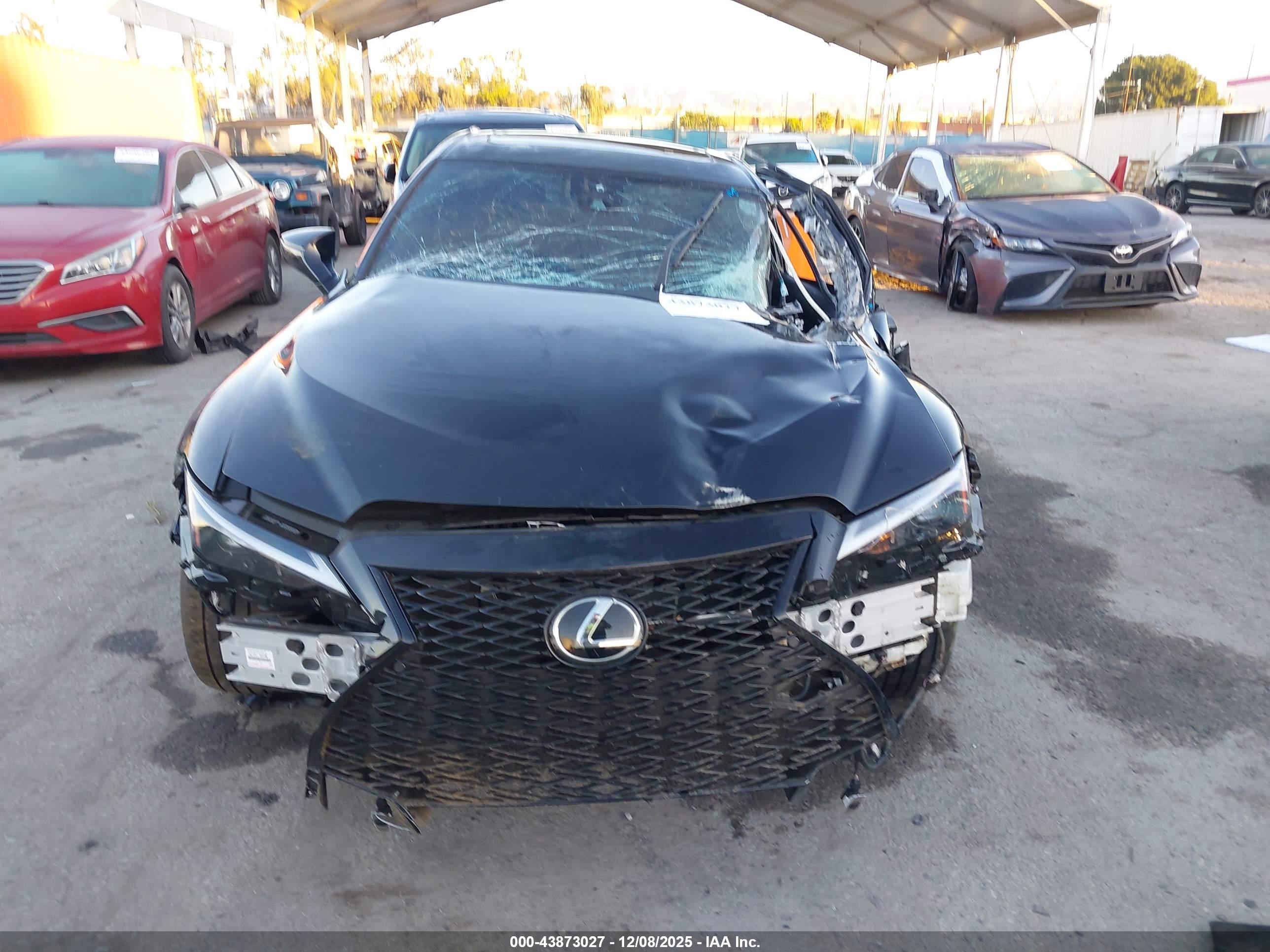 LEXUS IS image 6