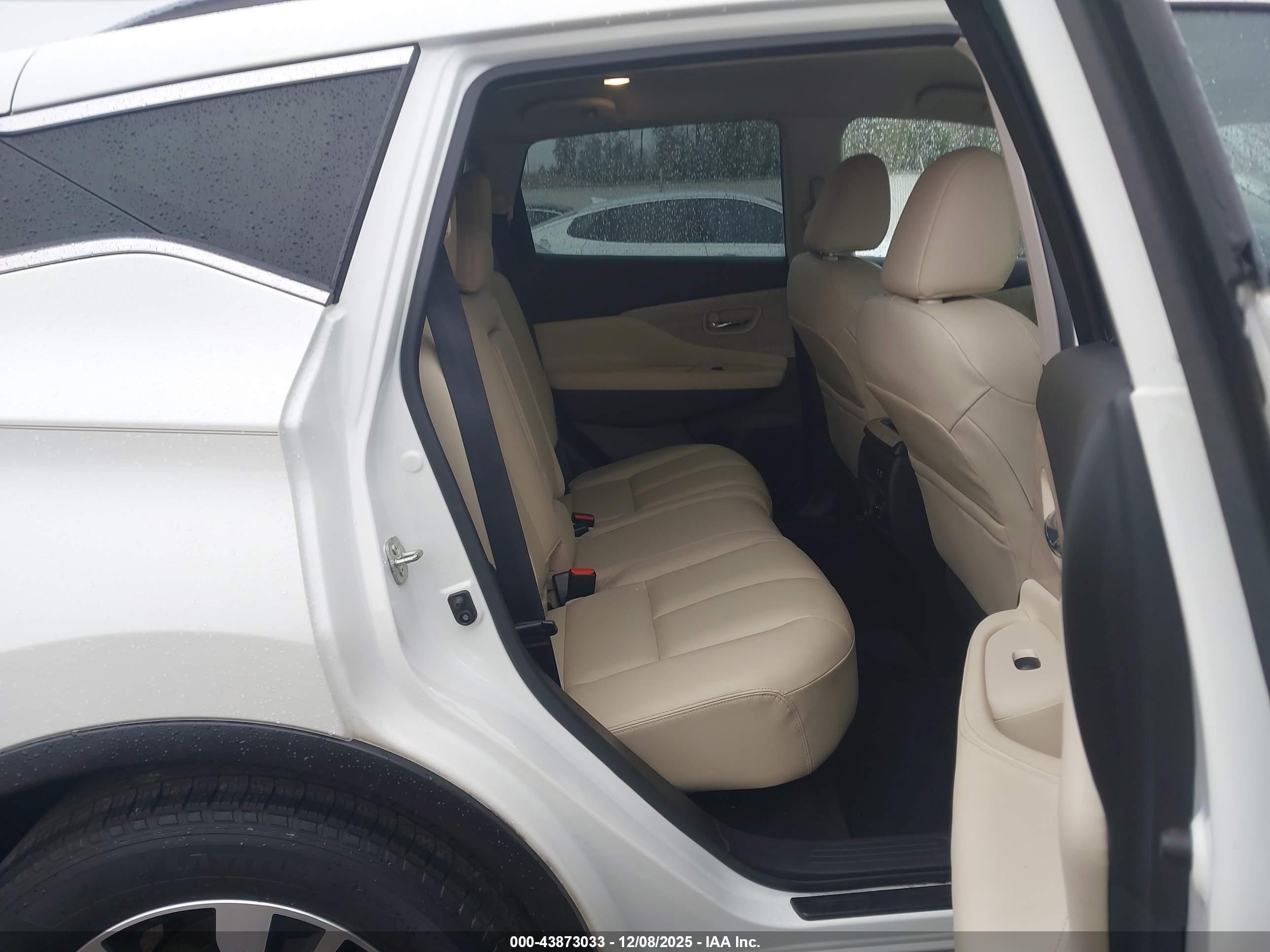 NISSAN MURANO image 8