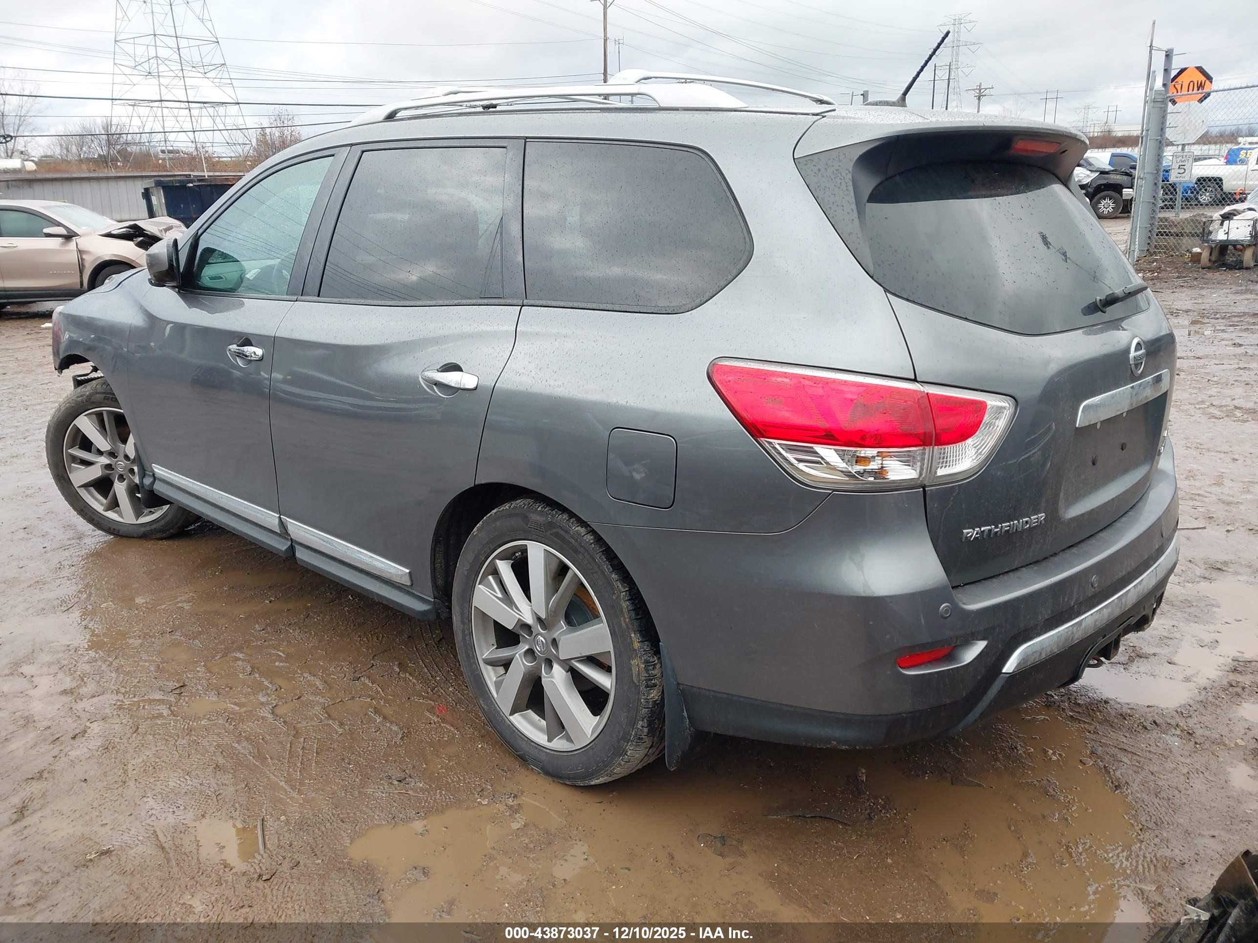 NISSAN PATHFINDER image 3