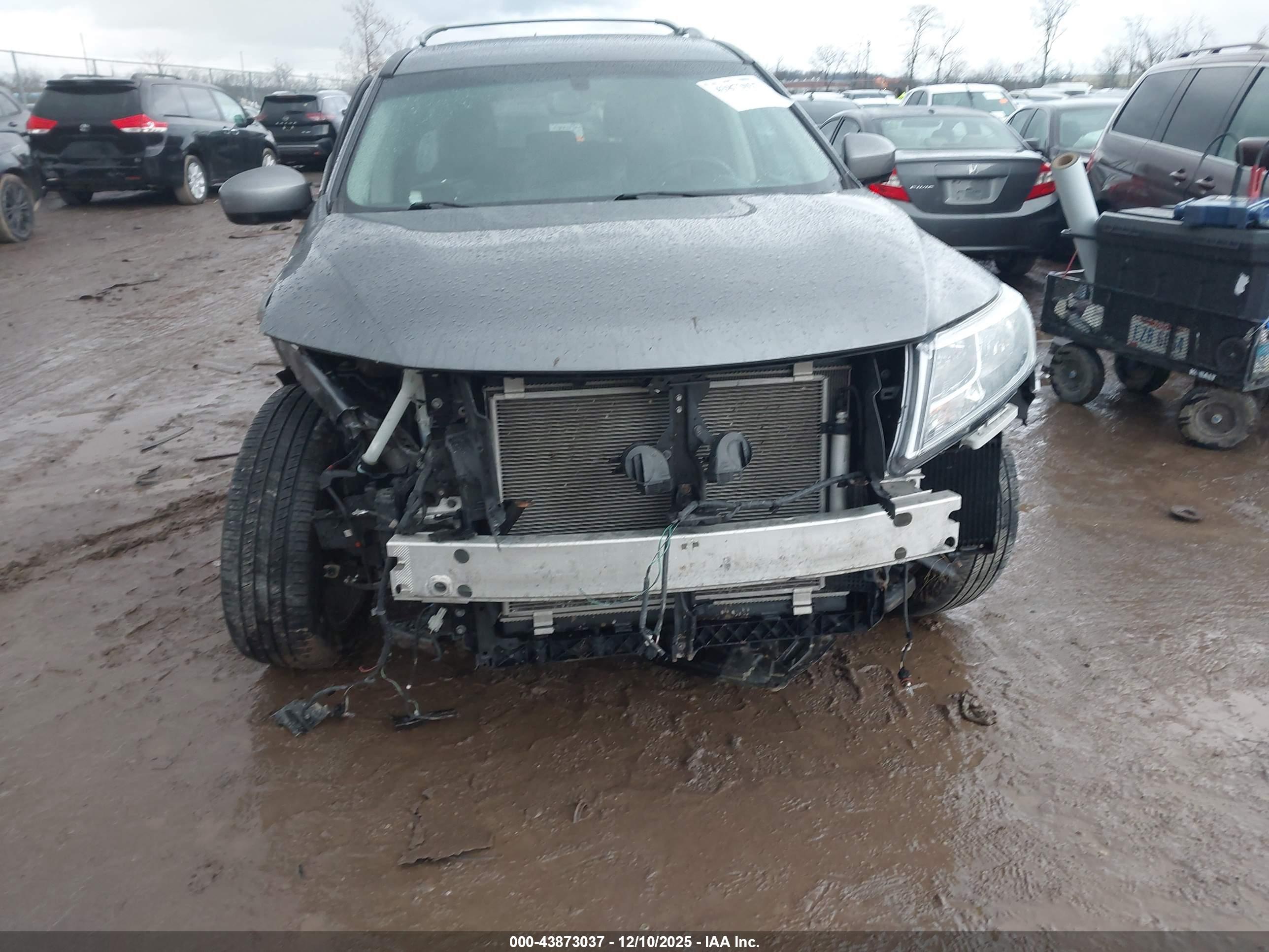 NISSAN PATHFINDER image 6