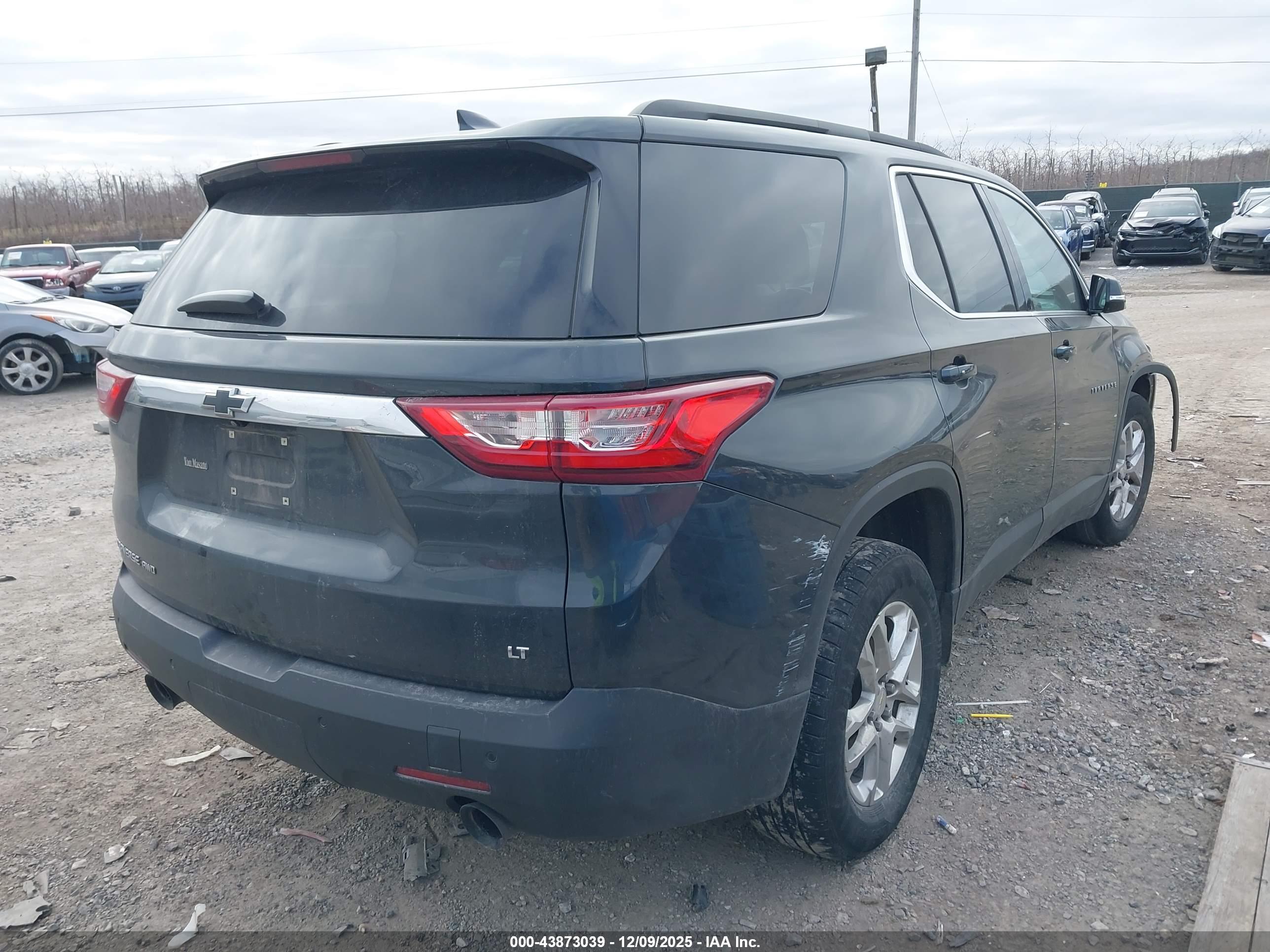 CHEVROLET TRAVERSE image 4