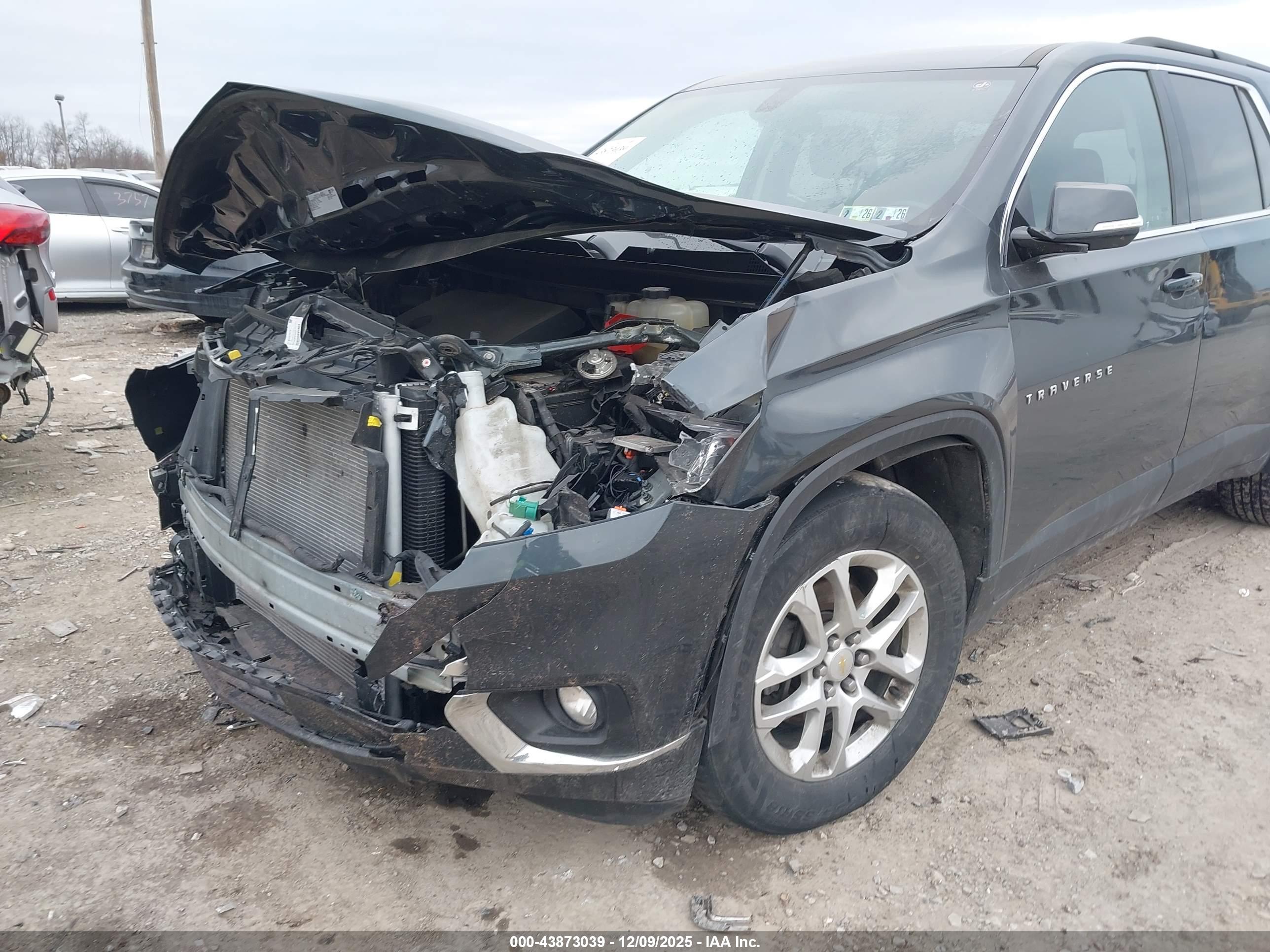CHEVROLET TRAVERSE image 6