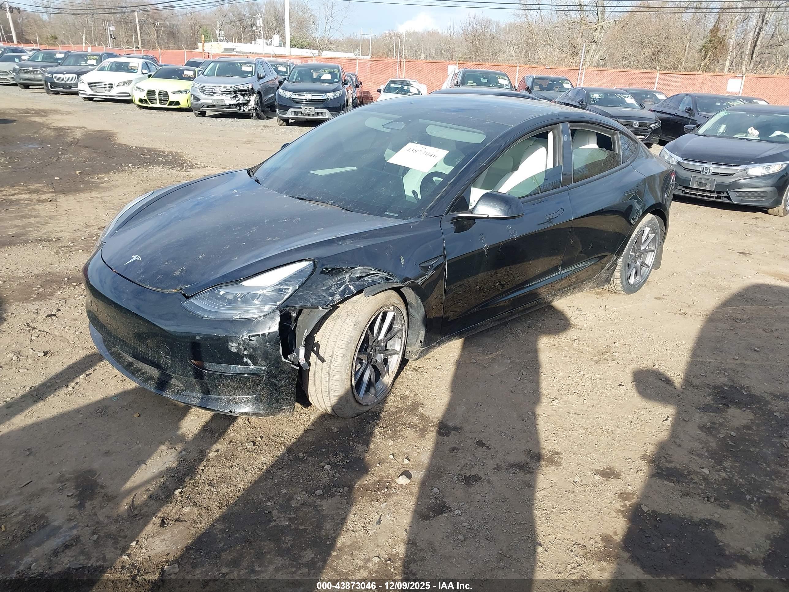 TESLA MODEL image 2