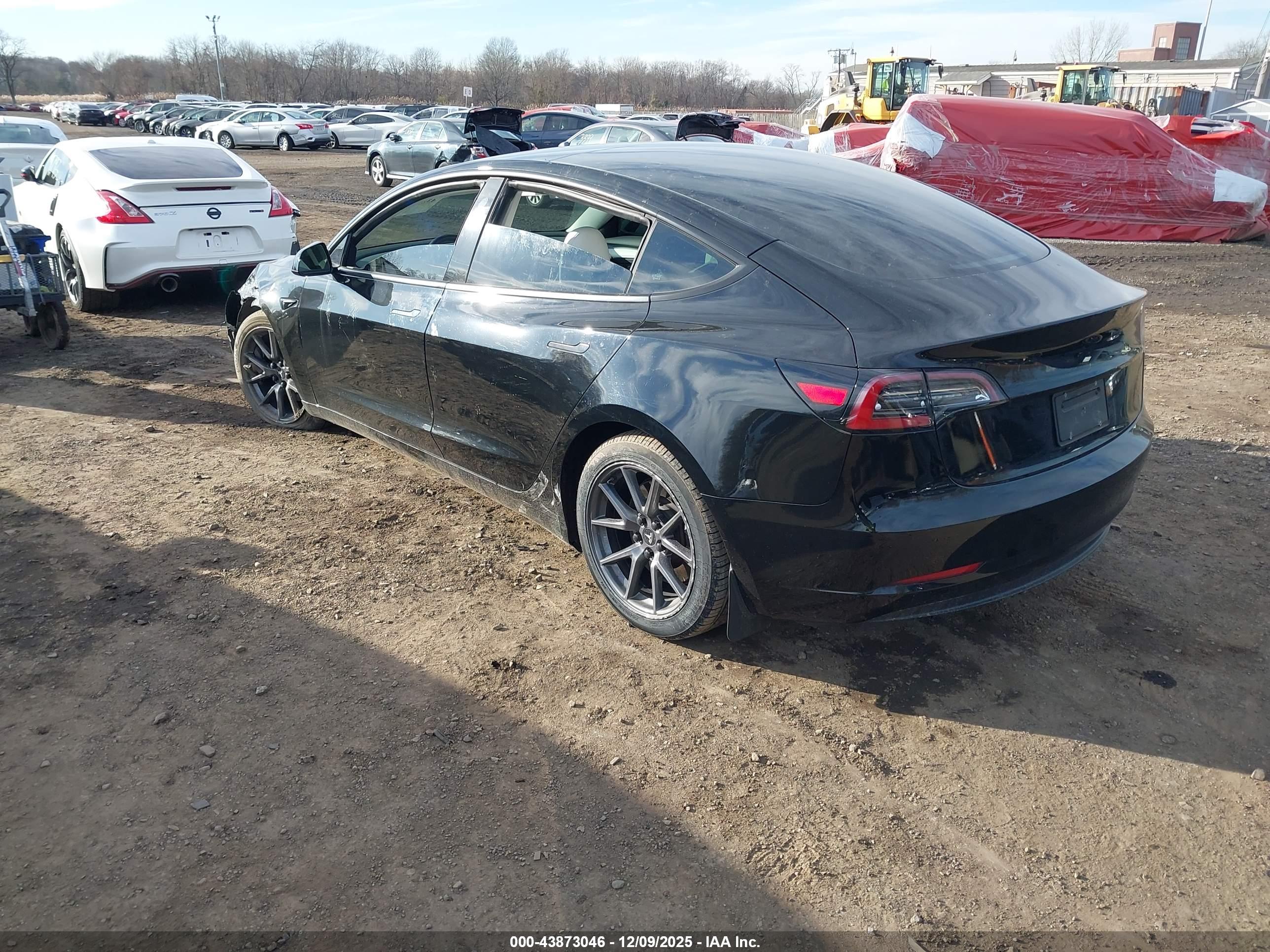 TESLA MODEL image 3