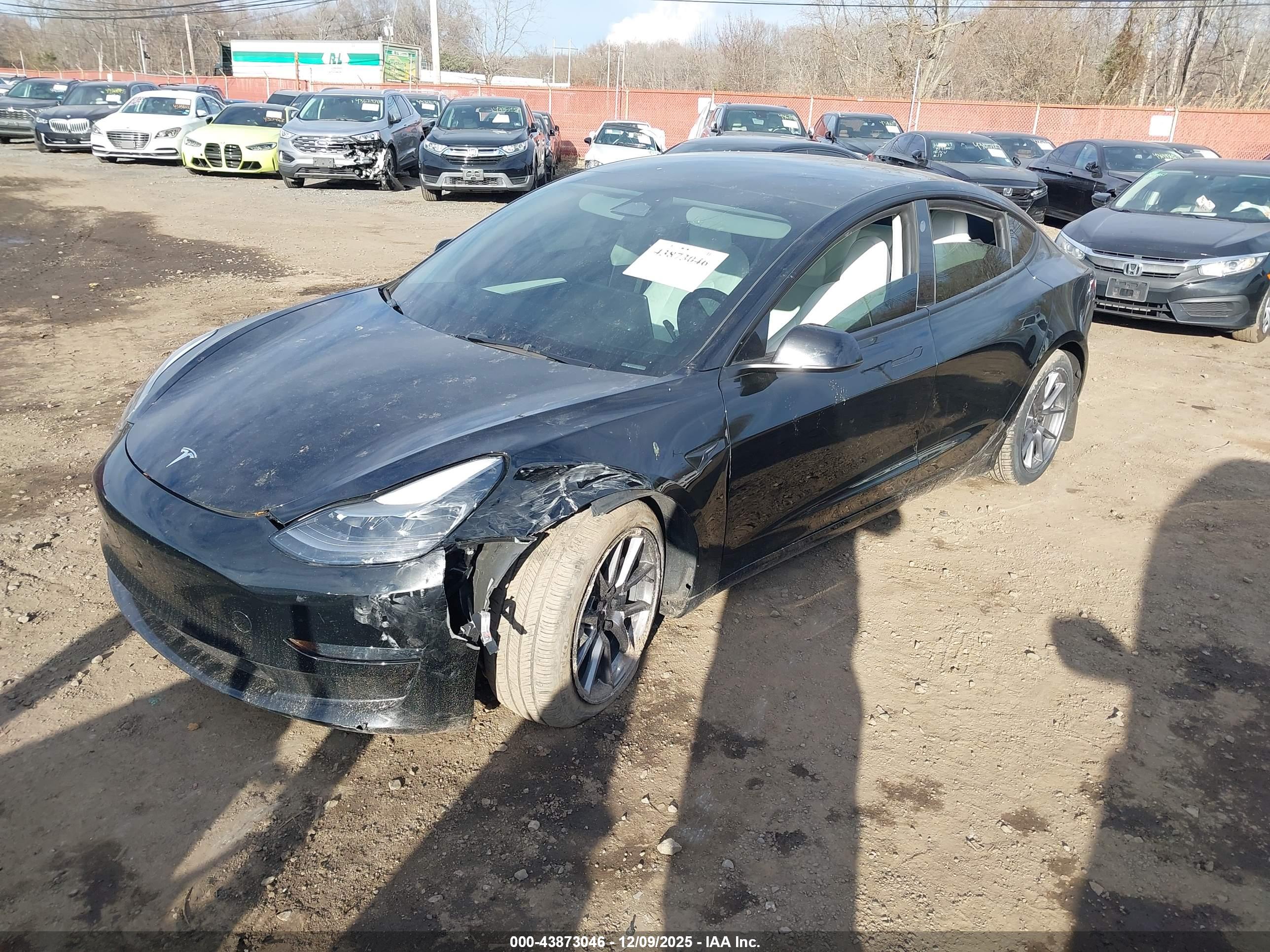 TESLA MODEL image 6