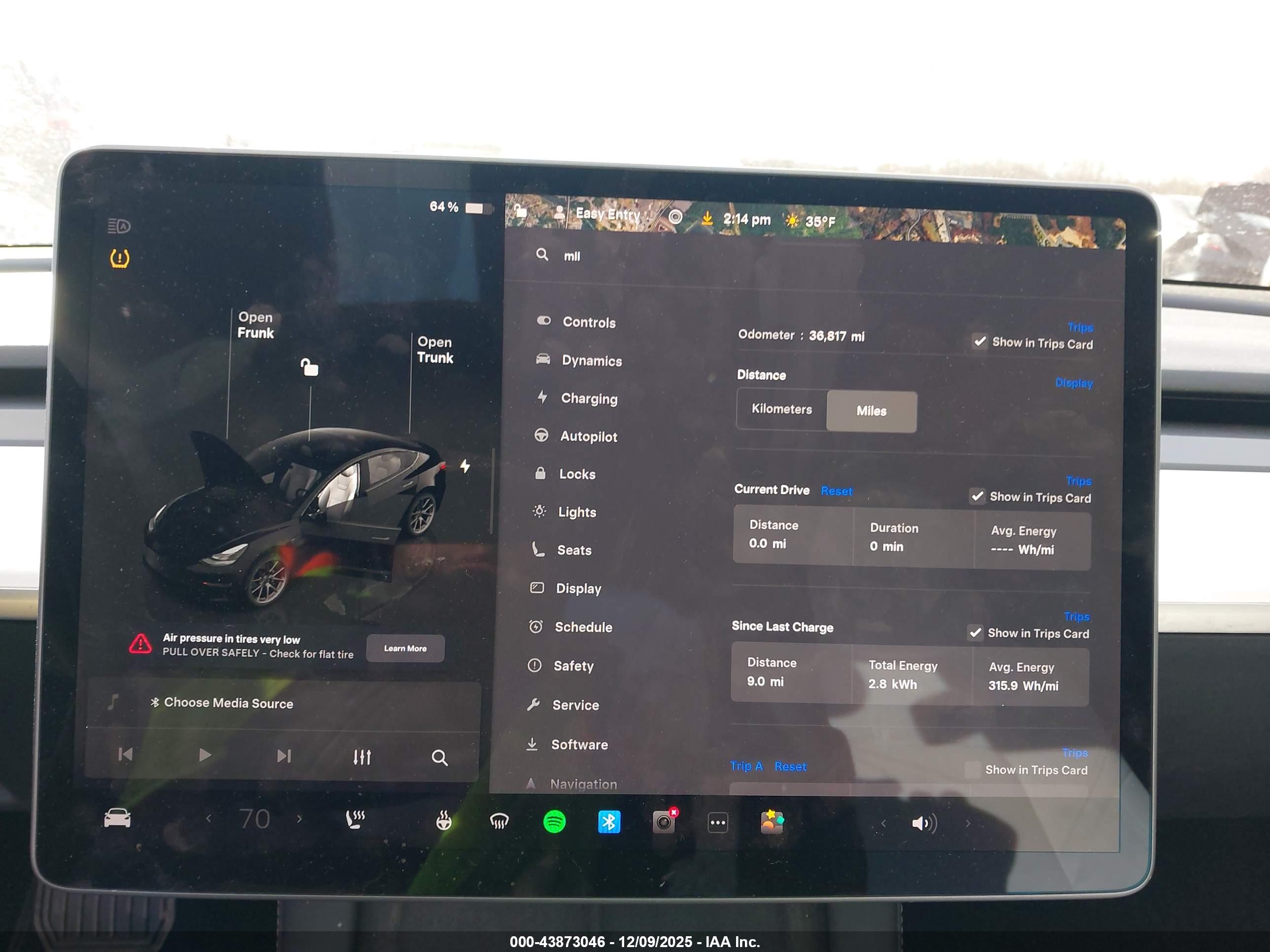 TESLA MODEL image 7