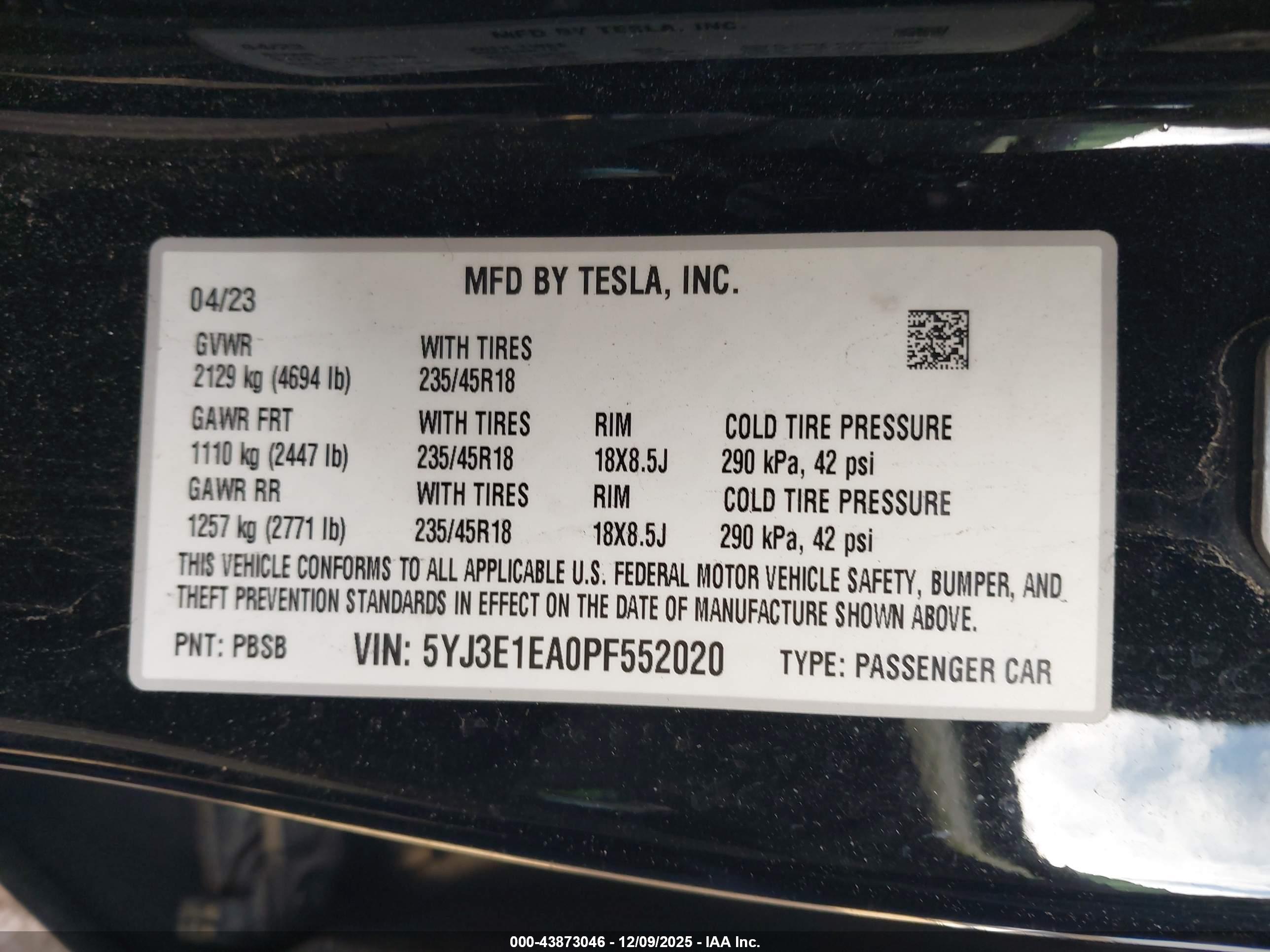 TESLA MODEL image 9