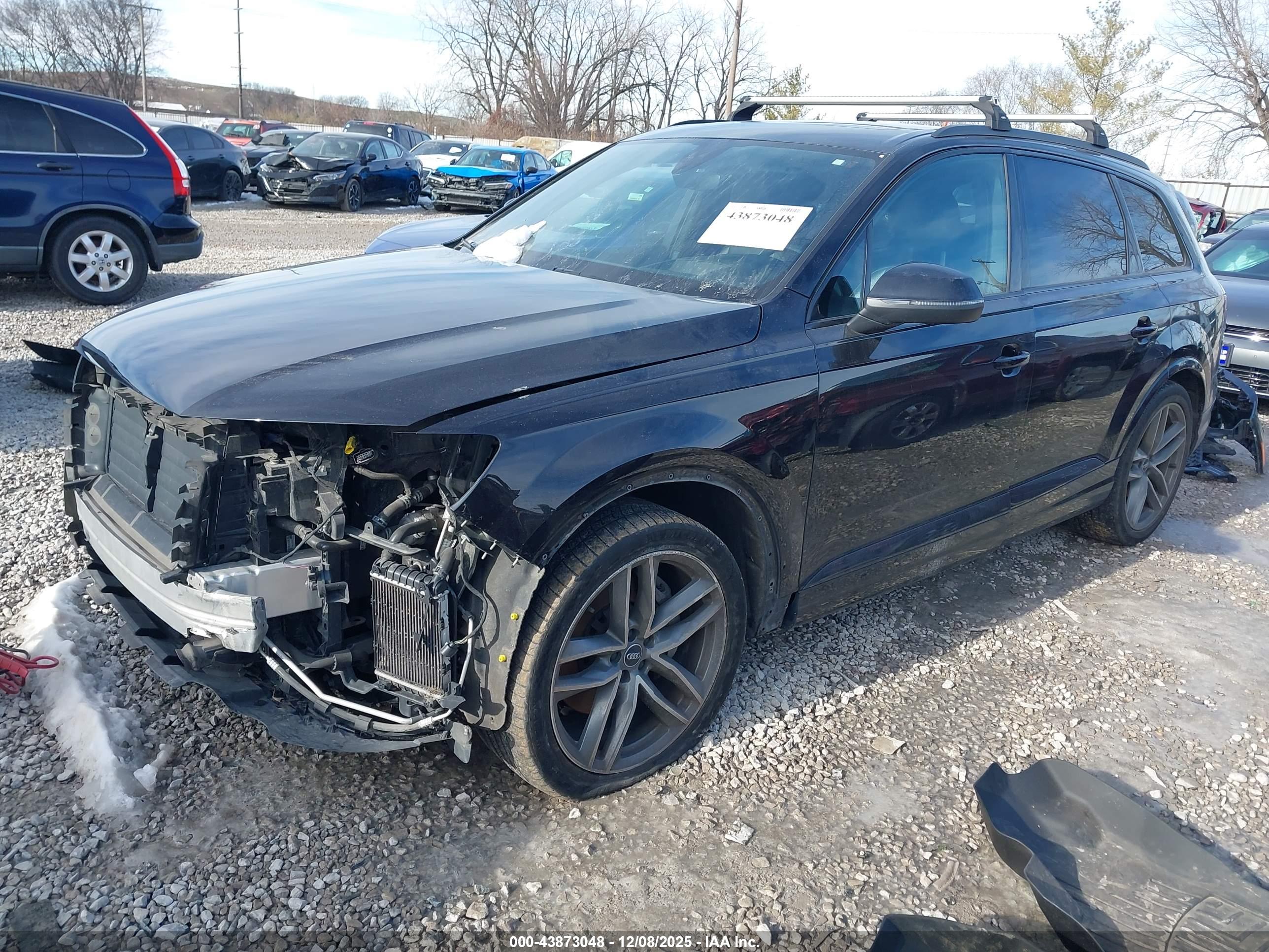 AUDI Q7 image 2
