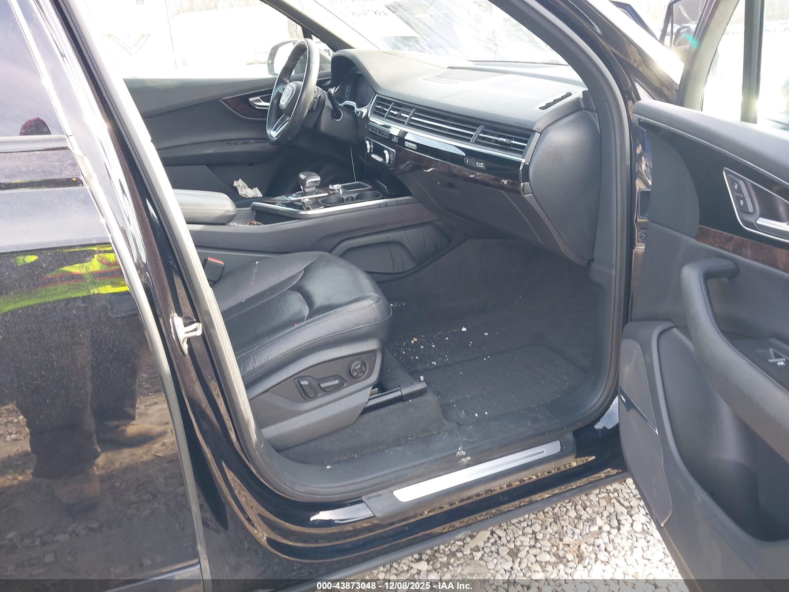 AUDI Q7 image 5