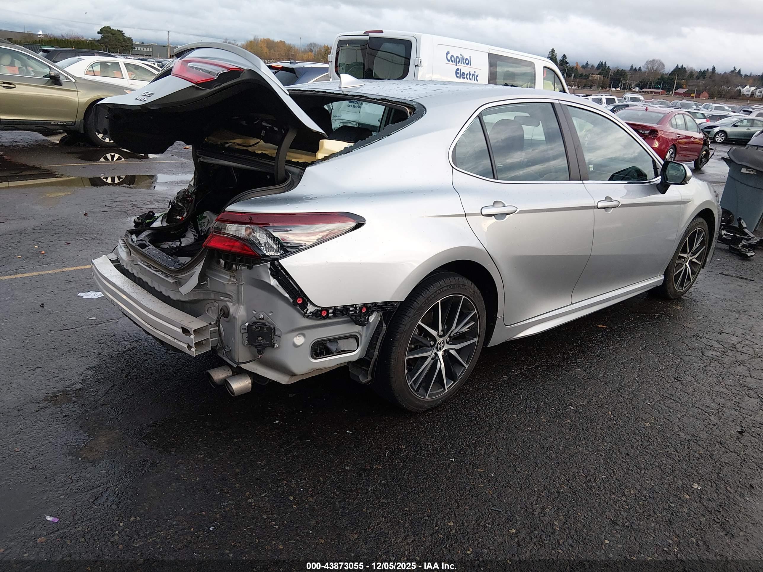 TOYOTA CAMRY image 4
