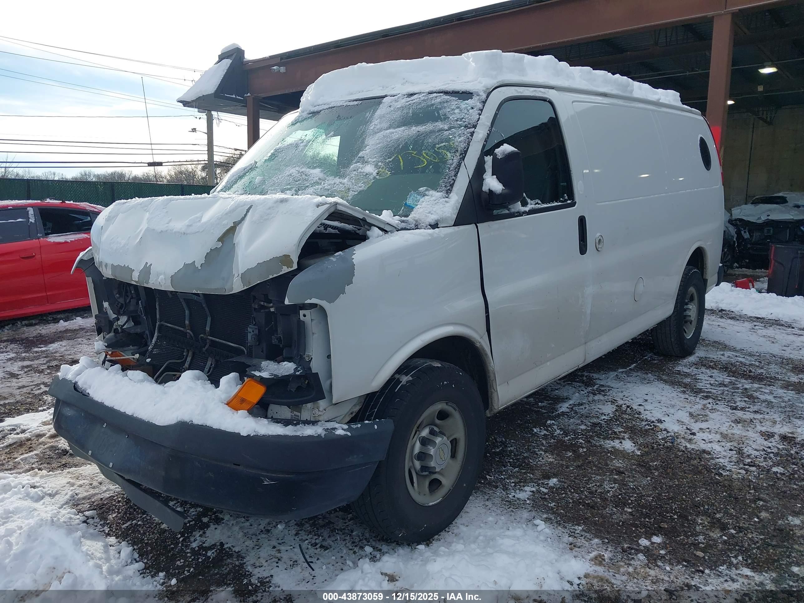 CHEVROLET EXPRESS image 2