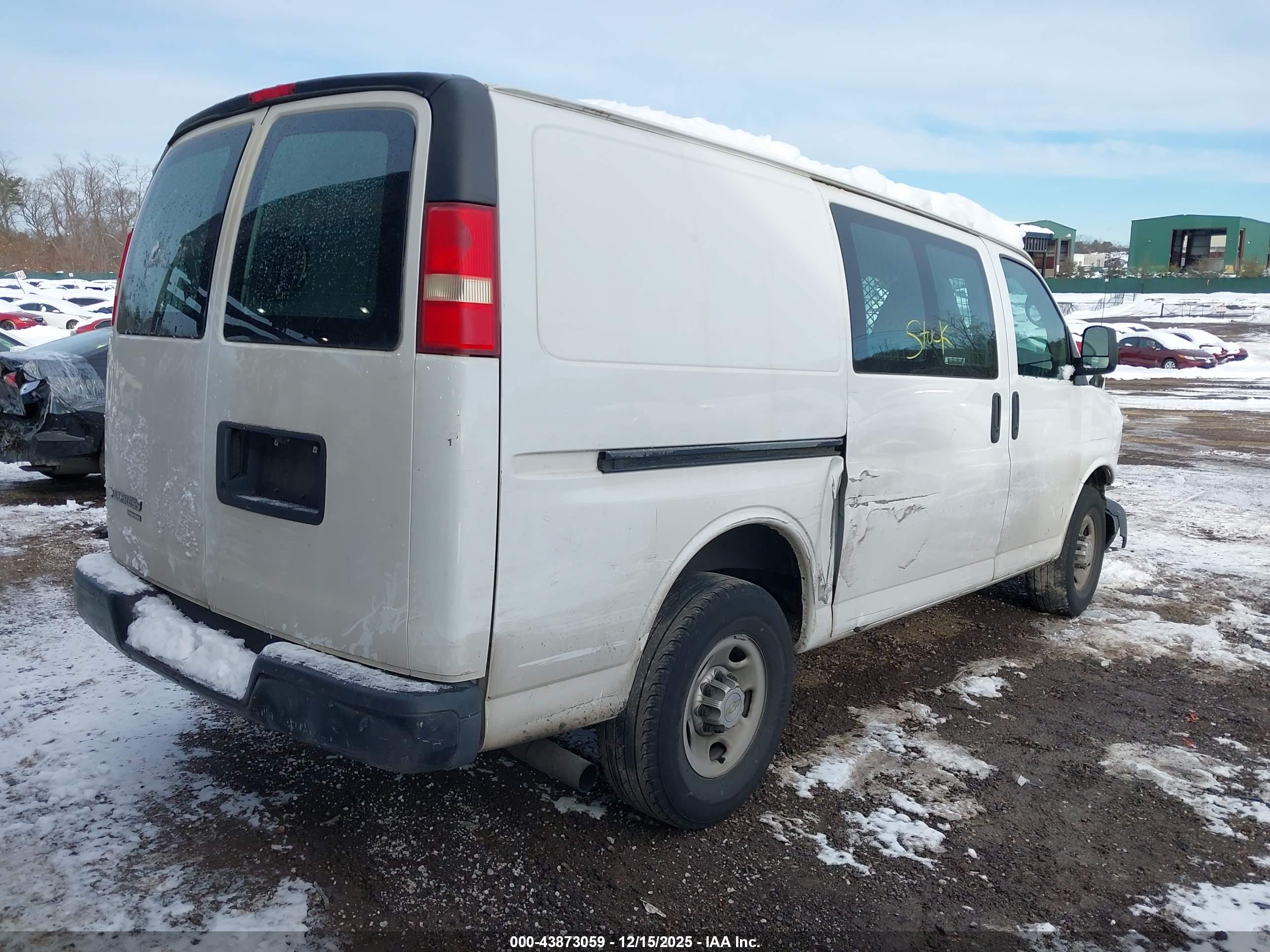 CHEVROLET EXPRESS image 4
