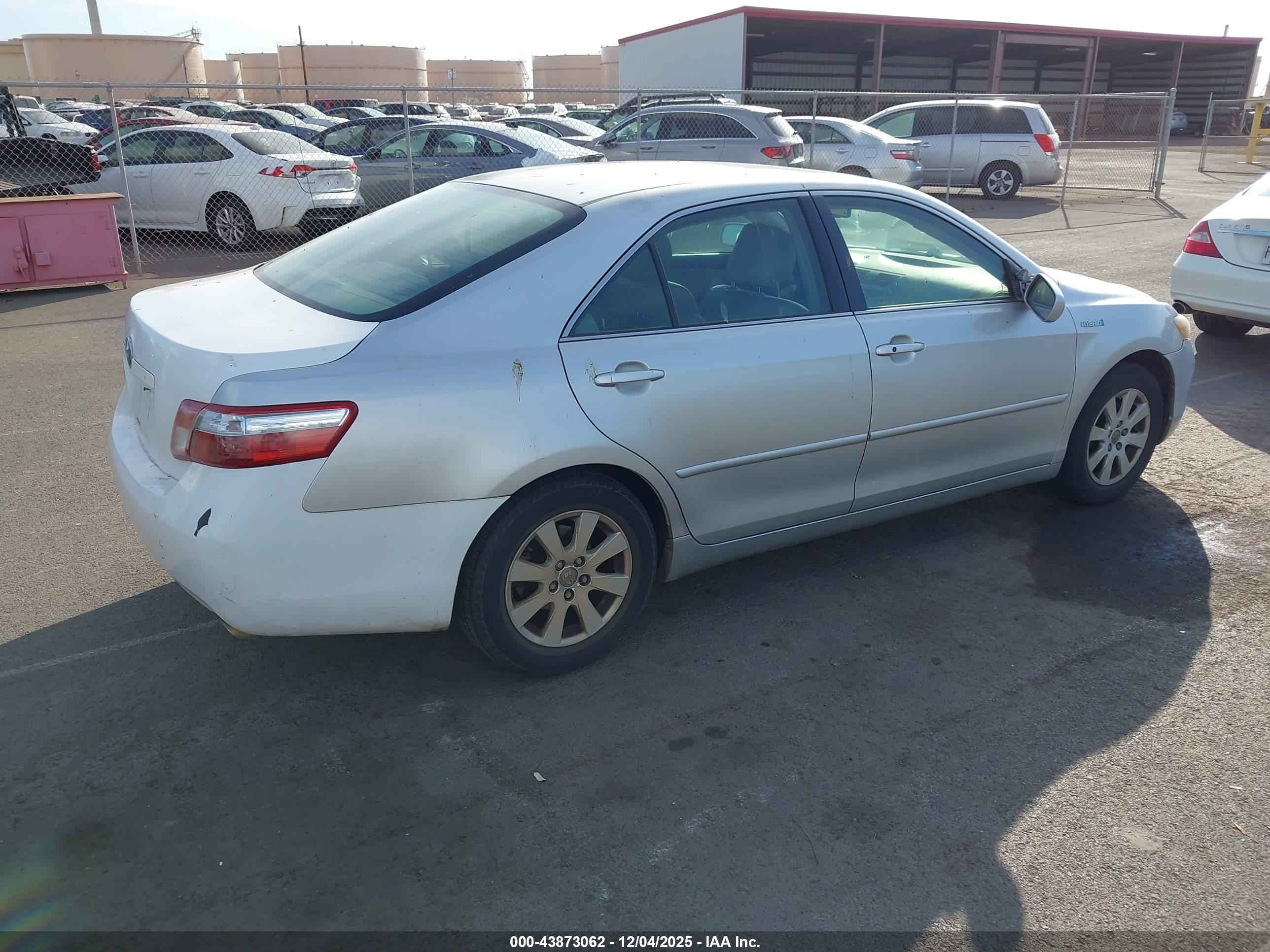TOYOTA CAMRY image 4