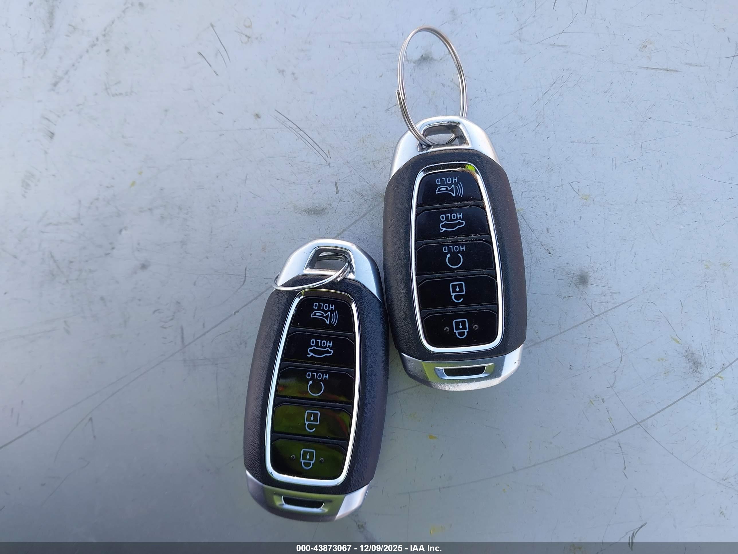 HYUNDAI ELANTRA image 11