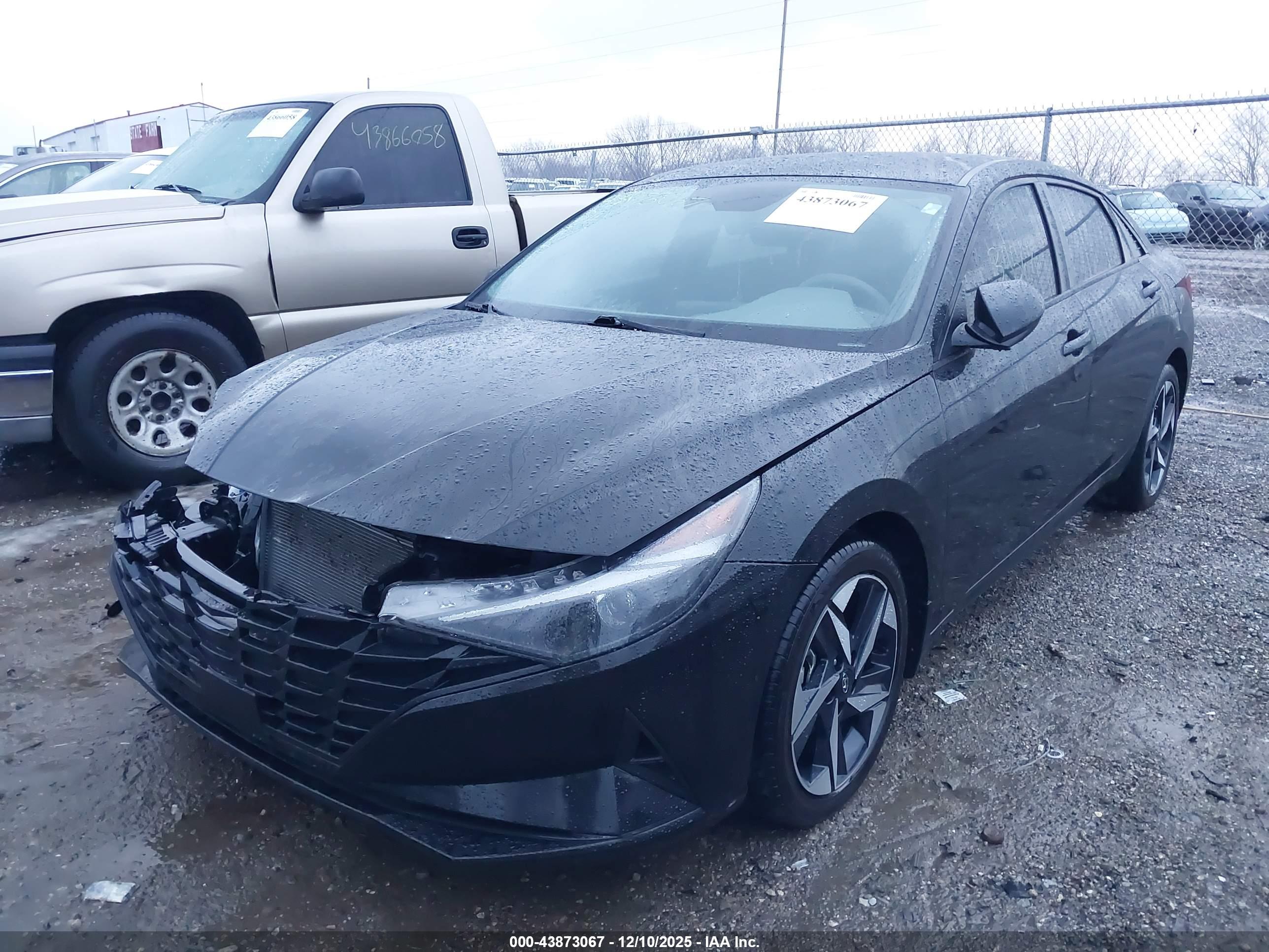 HYUNDAI ELANTRA image 2