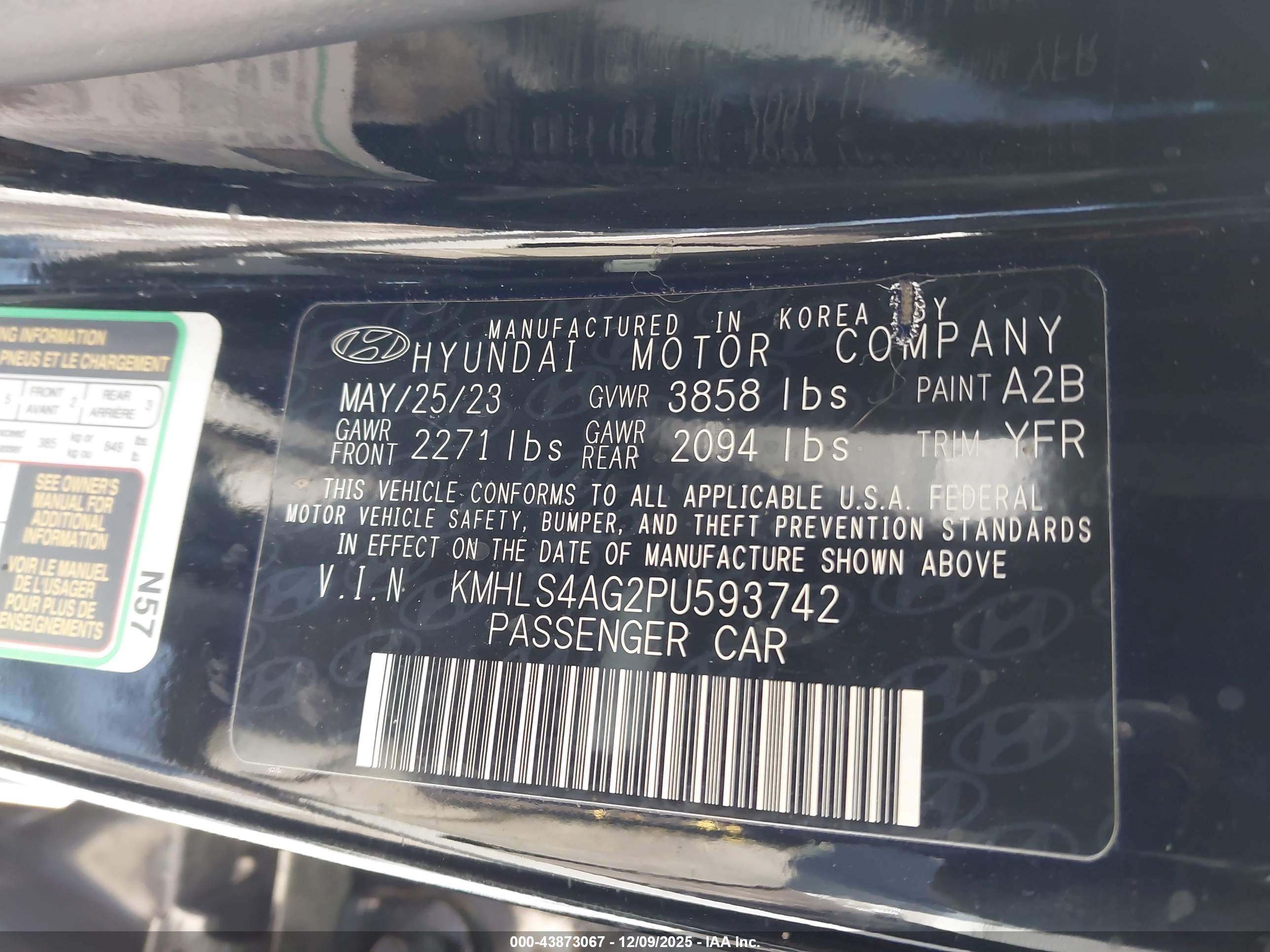 HYUNDAI ELANTRA image 9