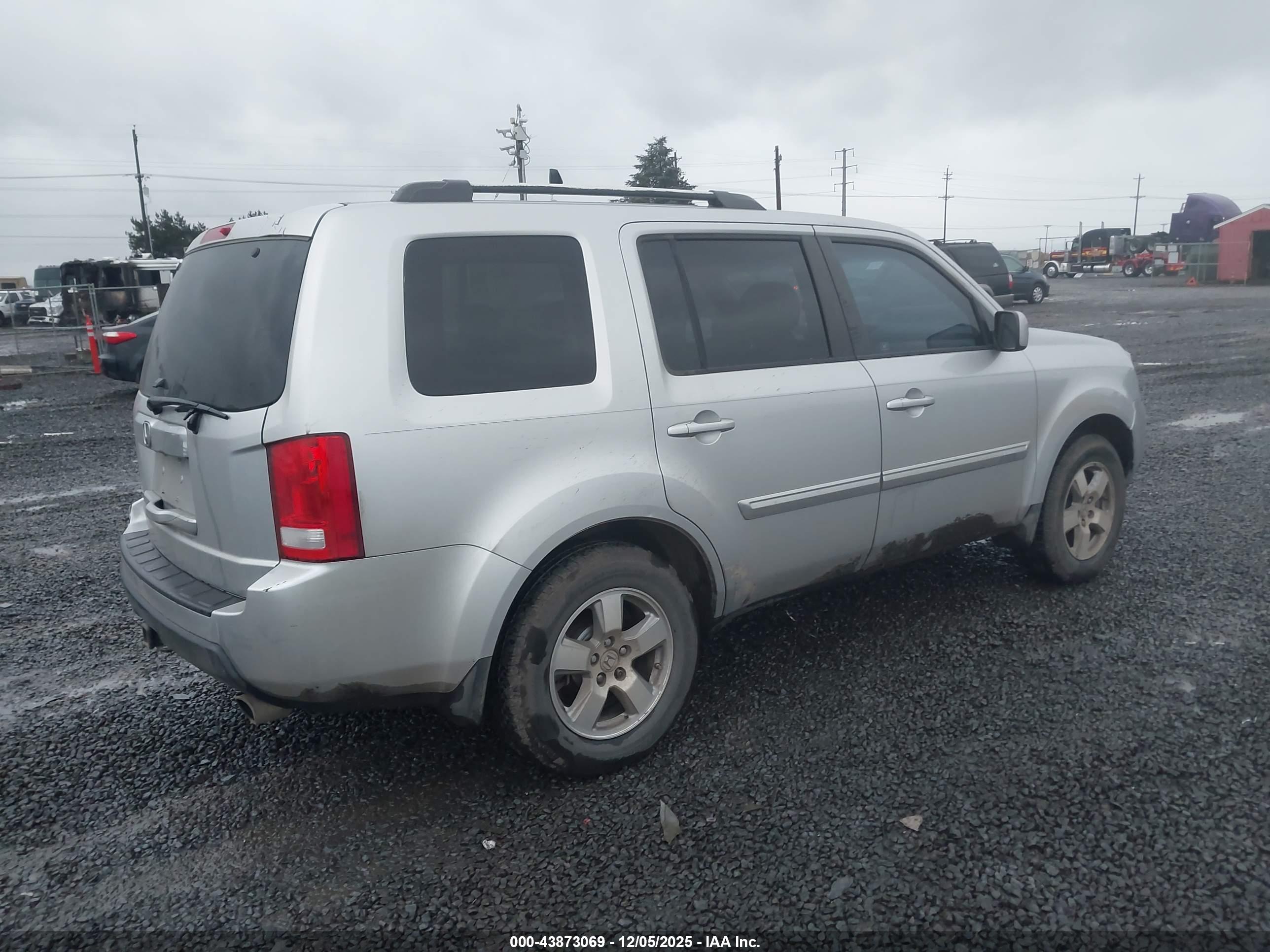 HONDA PILOT image 4