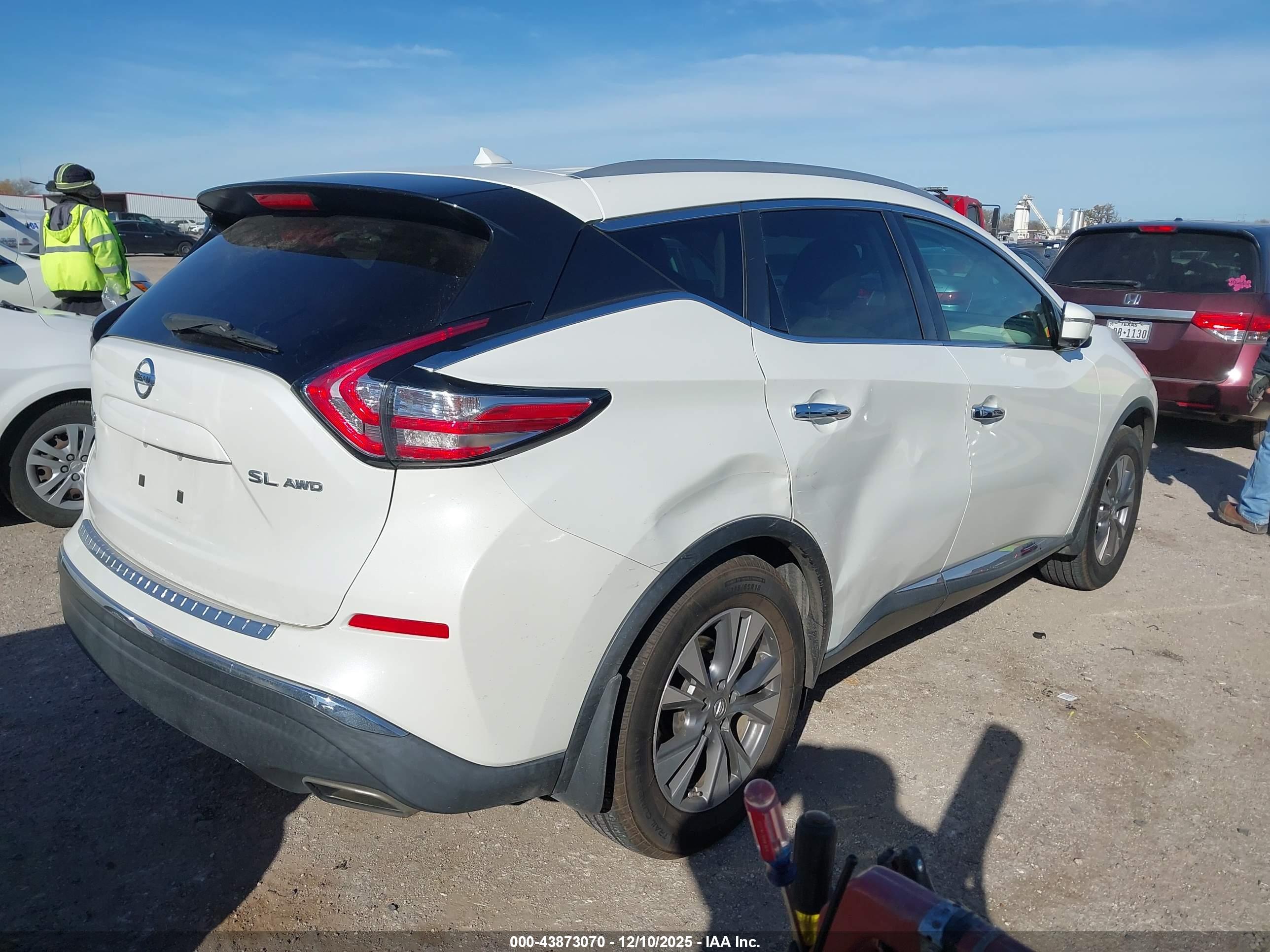 NISSAN MURANO image 4
