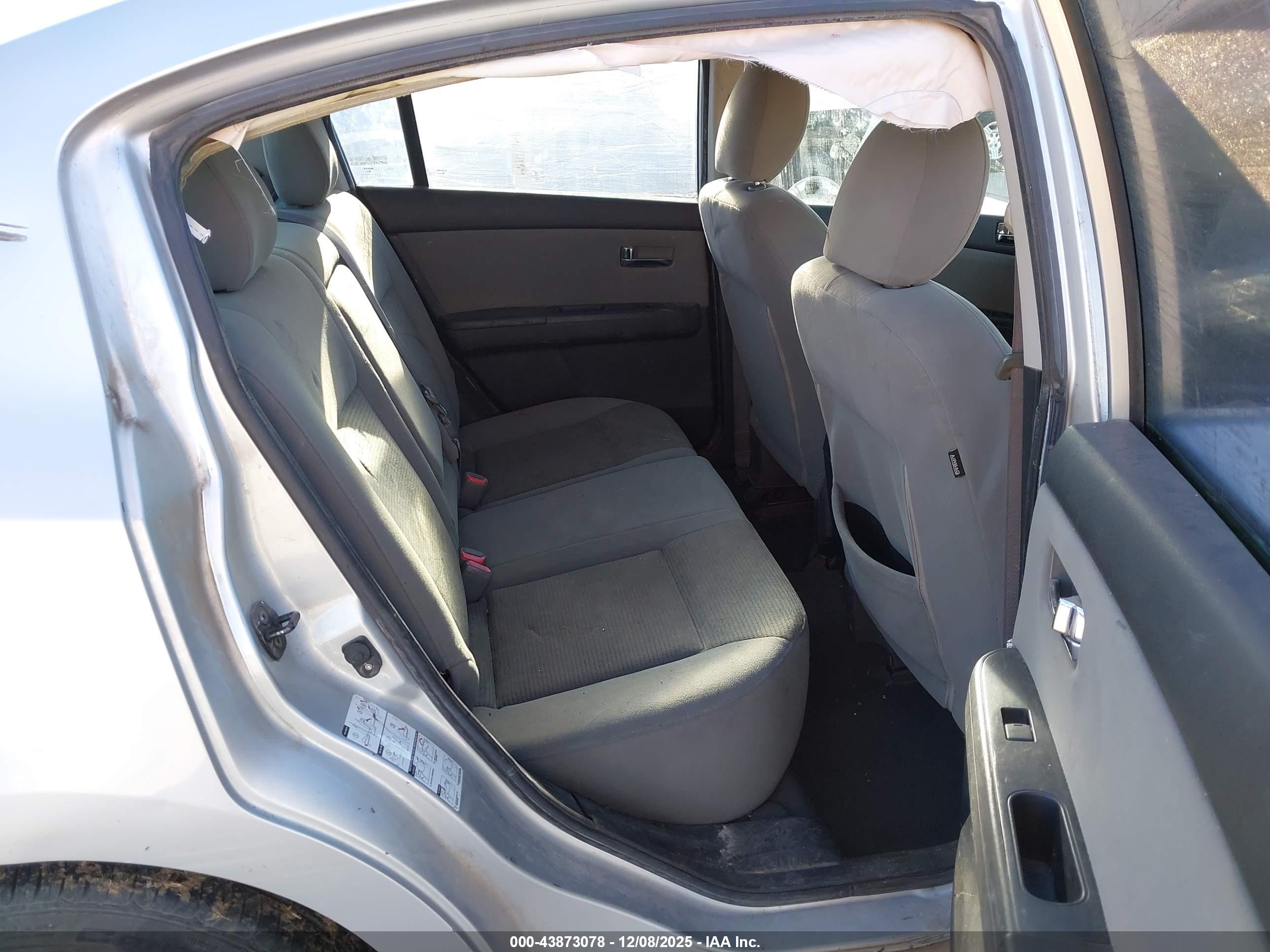 NISSAN SENTRA image 8