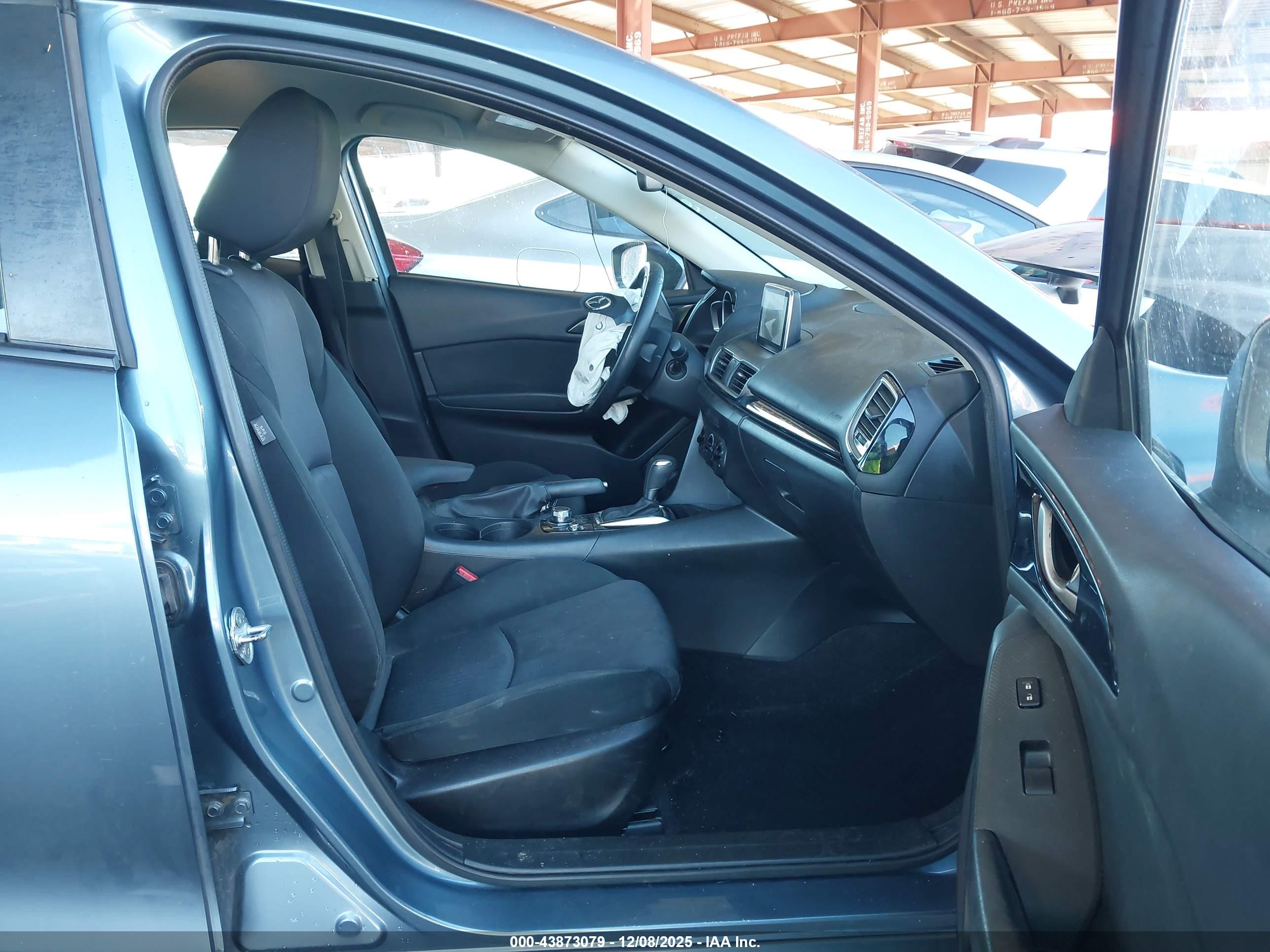 MAZDA MAZDA3 image 5