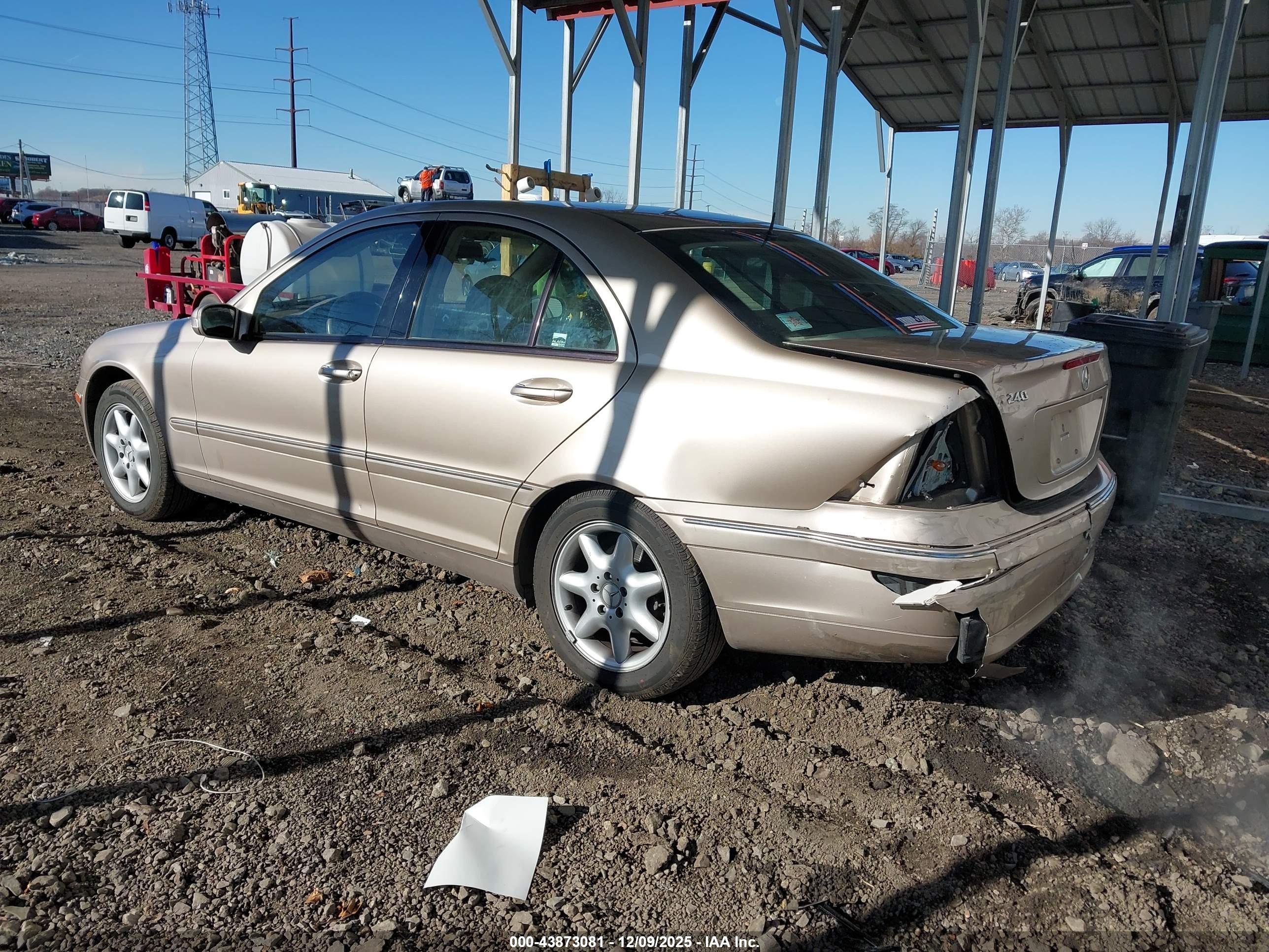 MERCEDES-BENZ C image 3