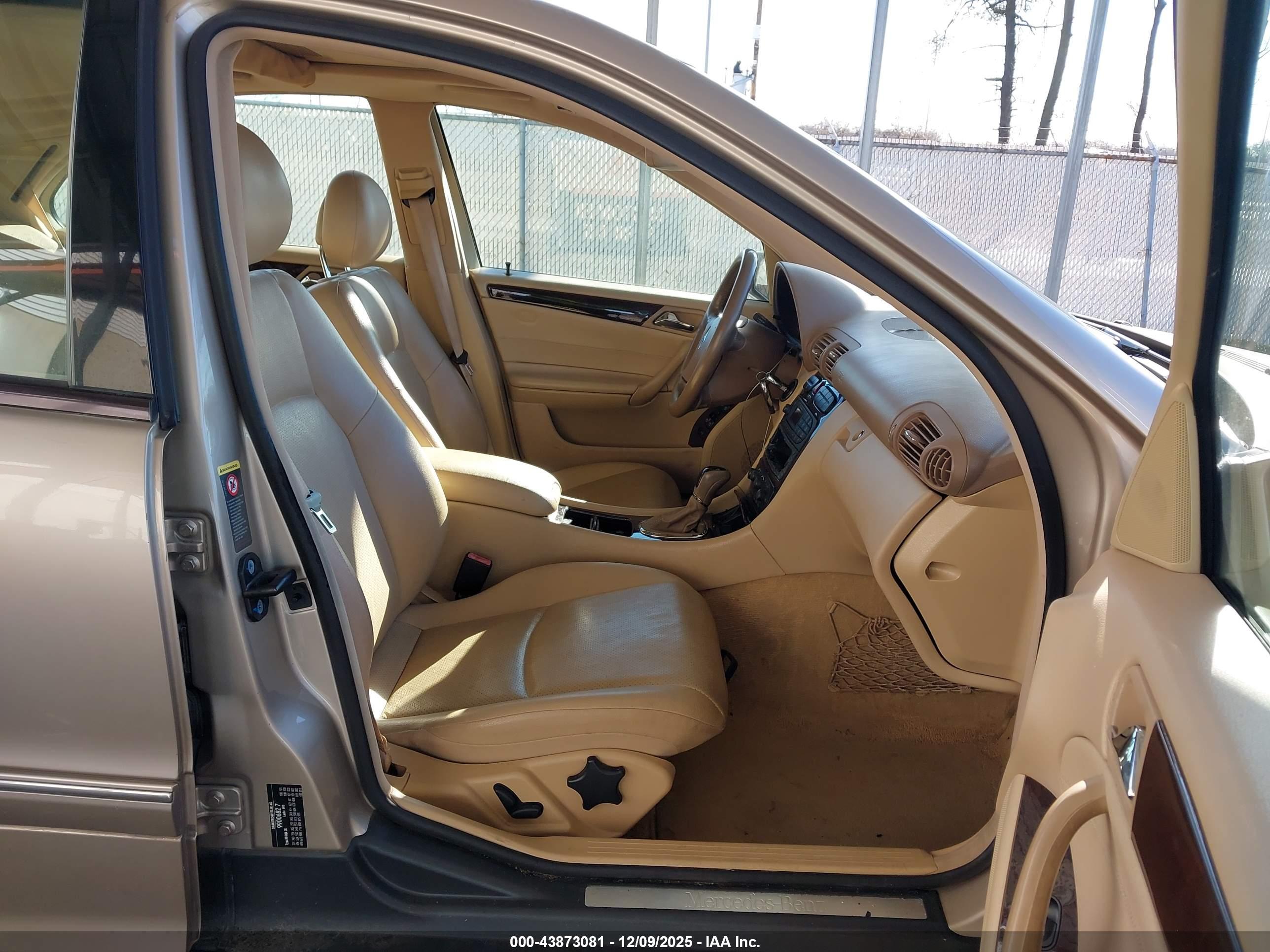 MERCEDES-BENZ C image 5