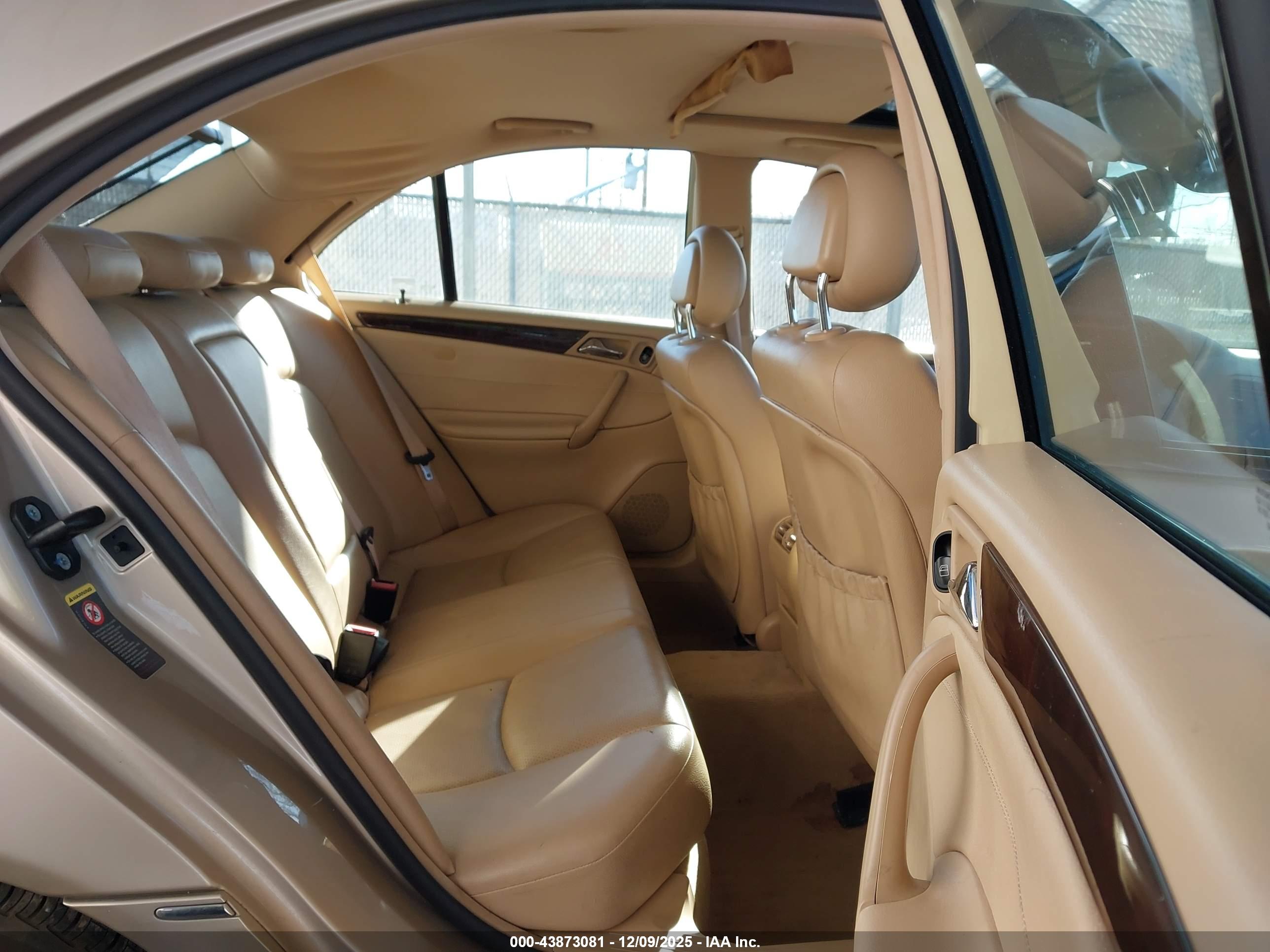 MERCEDES-BENZ C image 8