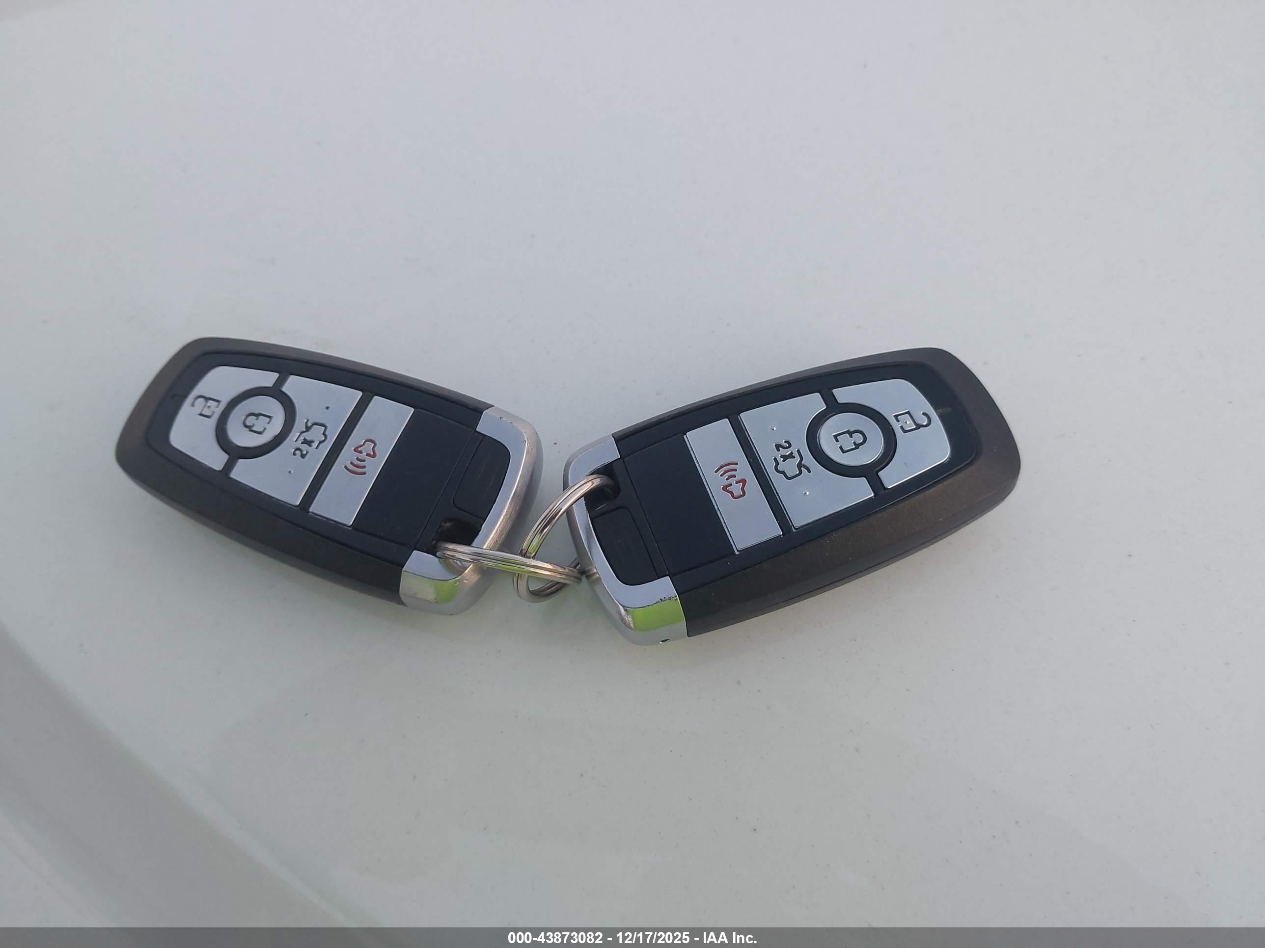 FORD FUSION image 11