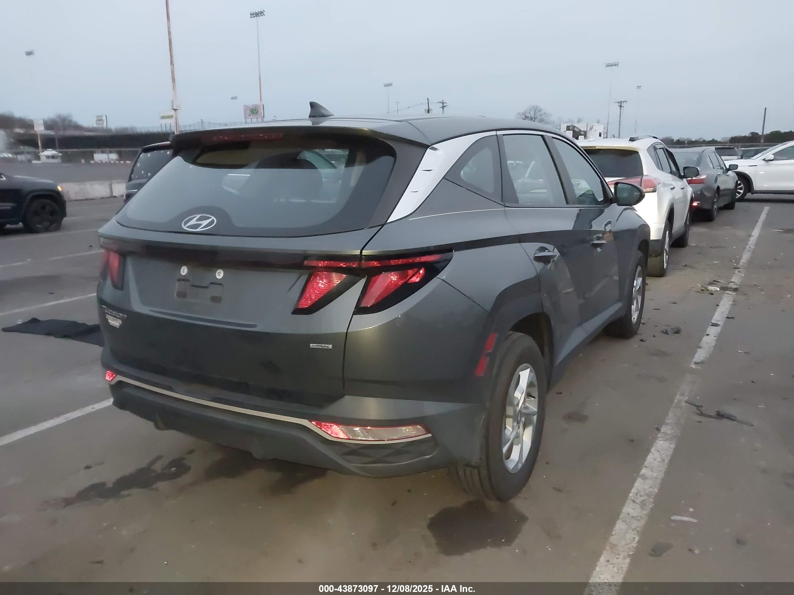 HYUNDAI TUCSON image 4