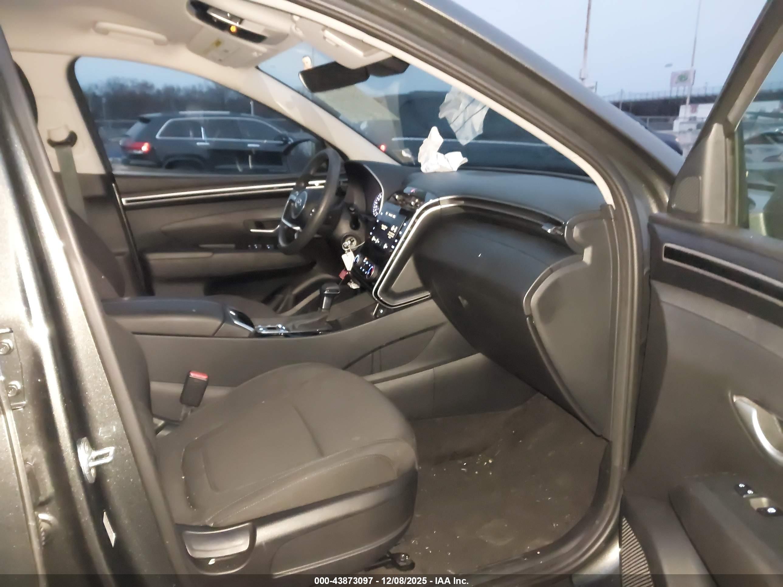 HYUNDAI TUCSON image 5