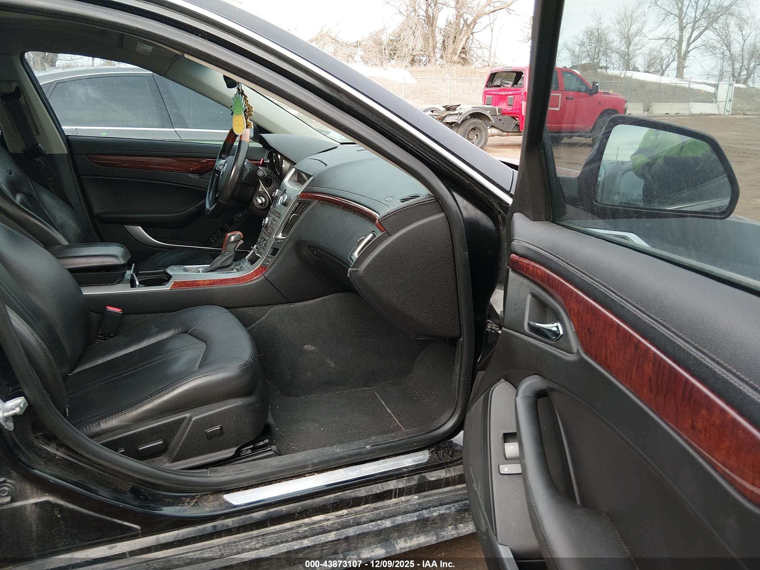 CADILLAC CTS image 5