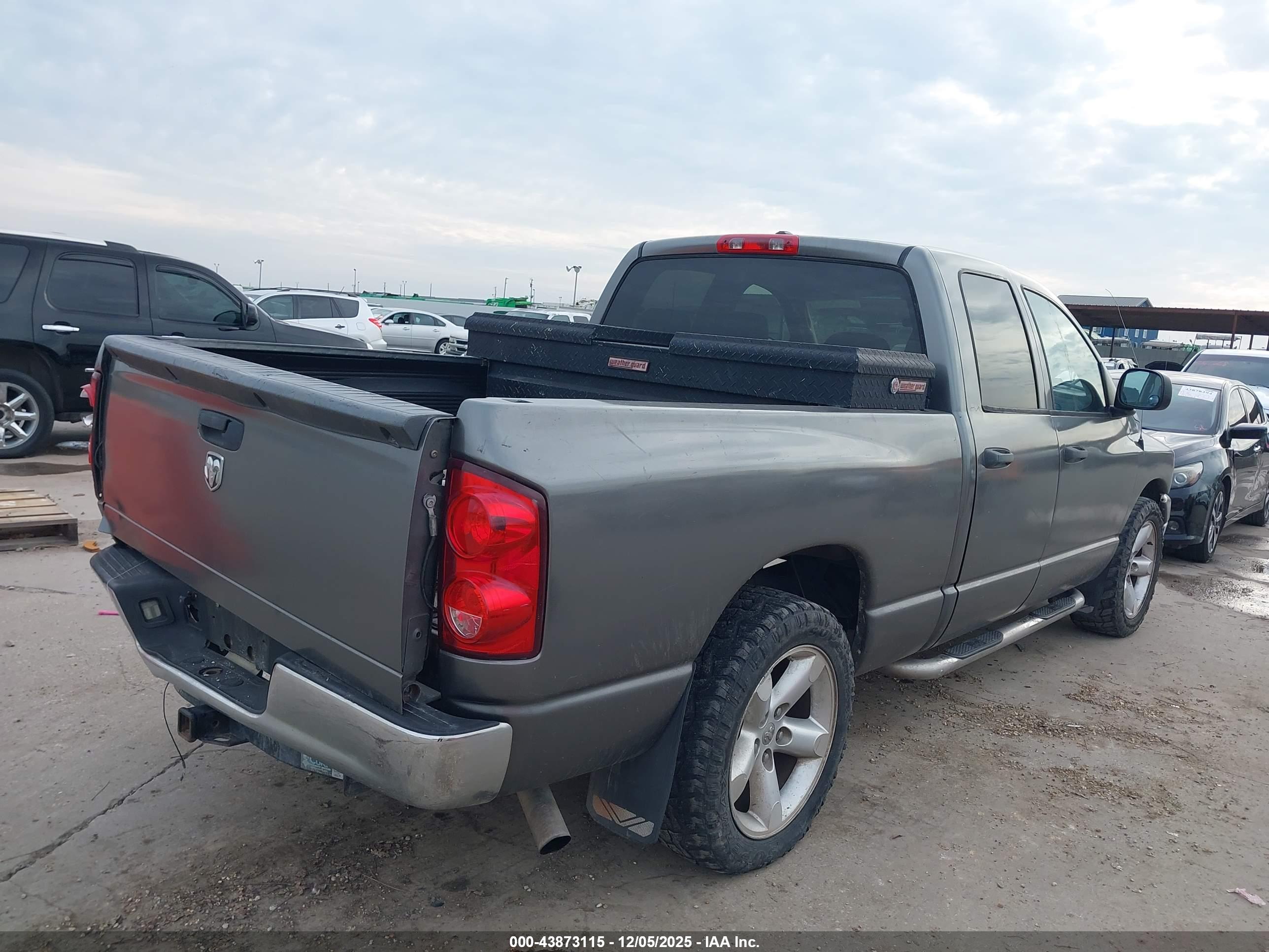 DODGE RAM image 4