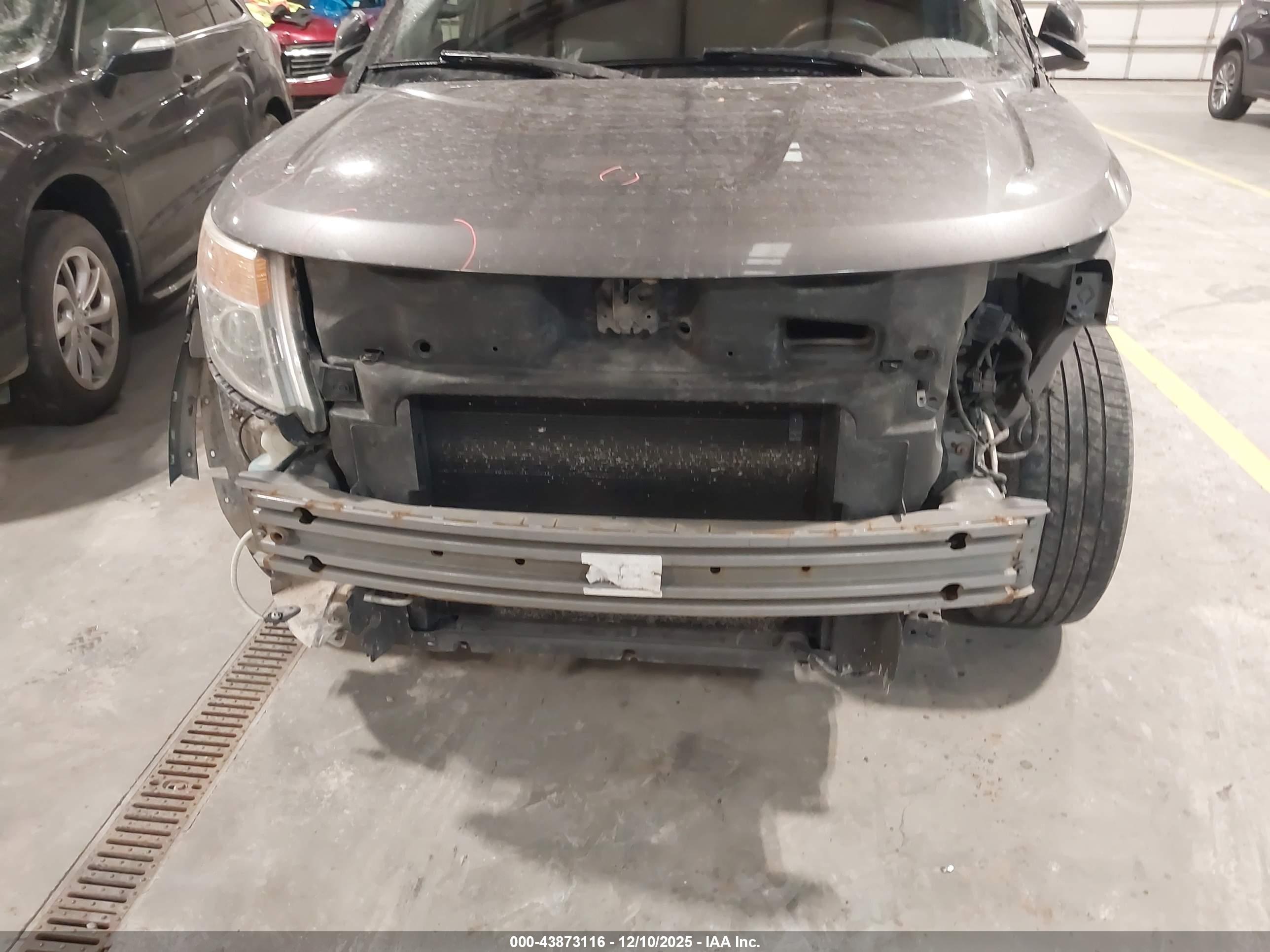 FORD EXPLORER image 6