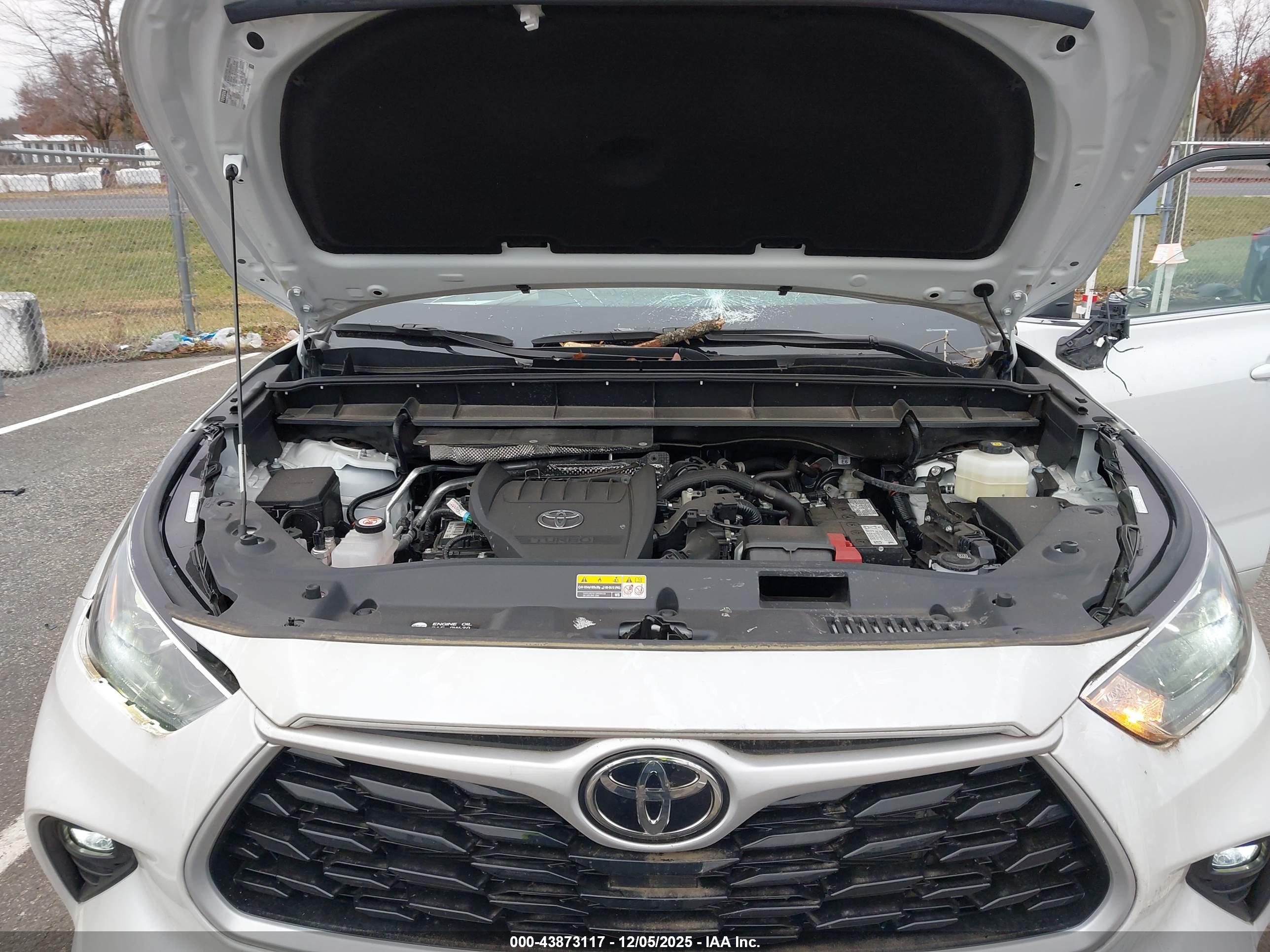 TOYOTA HIGHLANDER image 10