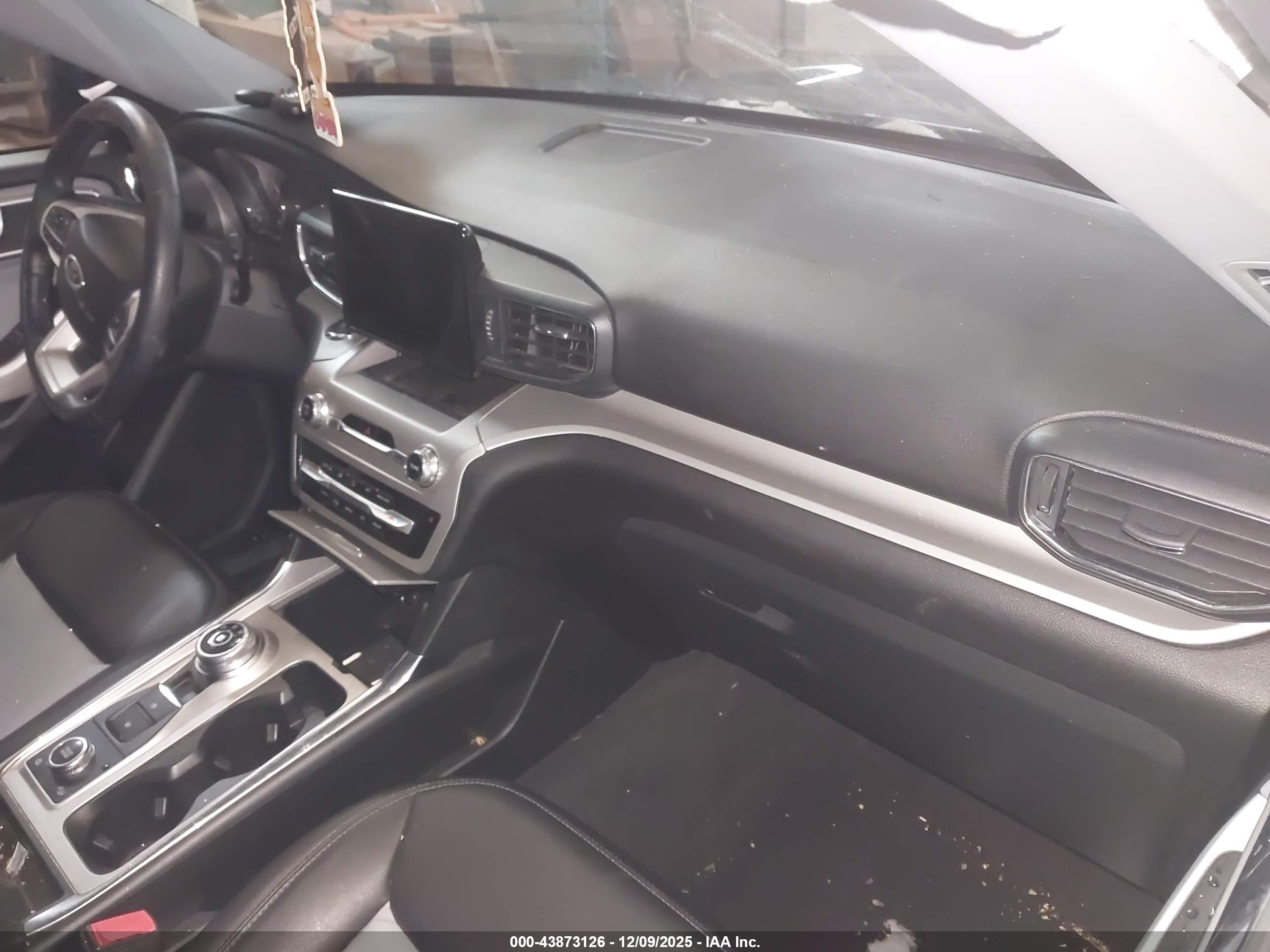 FORD EXPLORER image 5